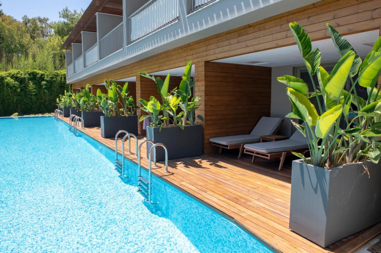Deluxe Room Swim Up