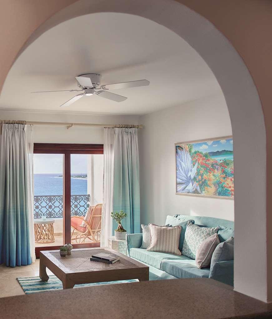 One-Bedroom Suite Plunge Pool