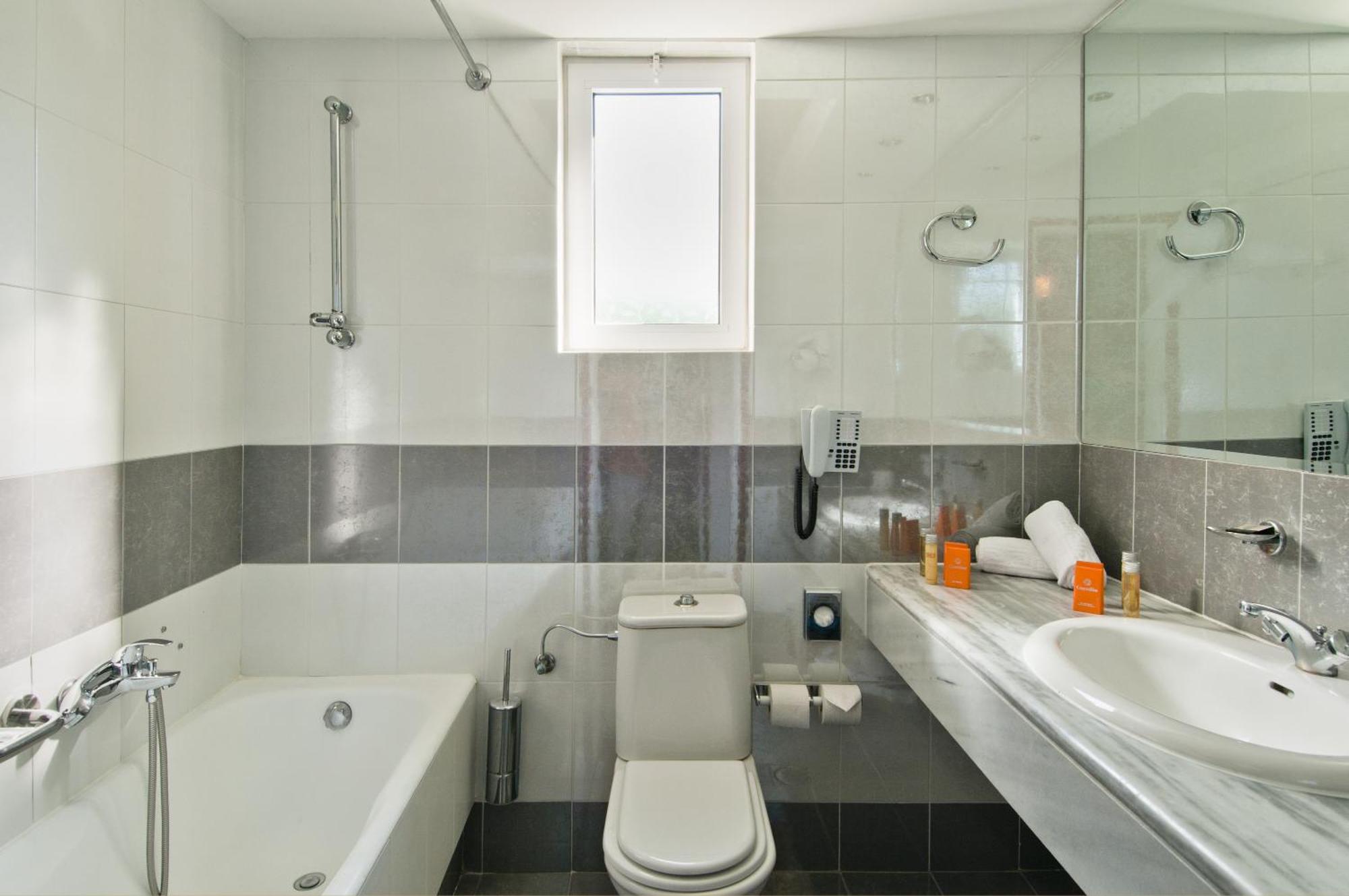 Double or Twin Room Garden View
