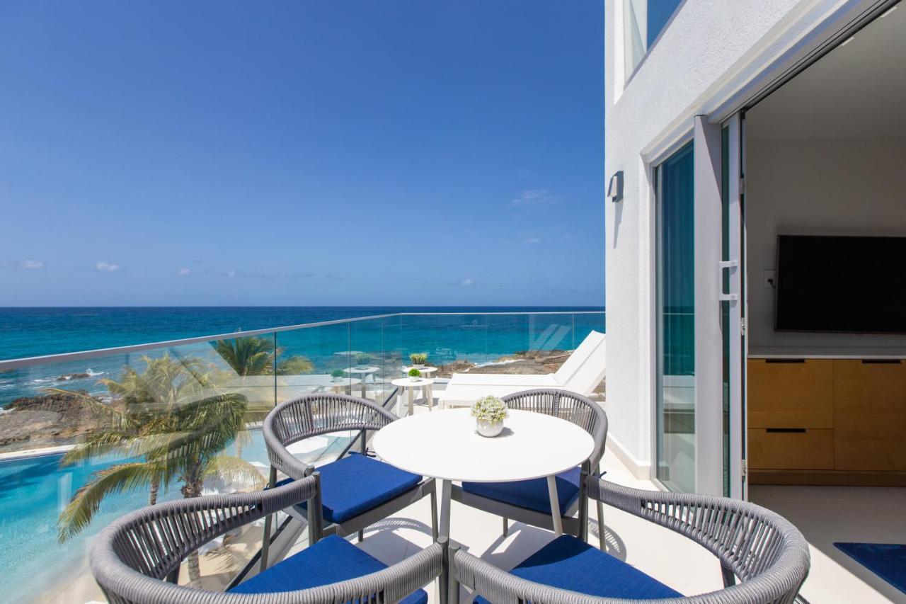 Junior Oceanfront Suite