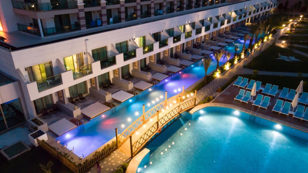 Double Room Swim Up with Pool View