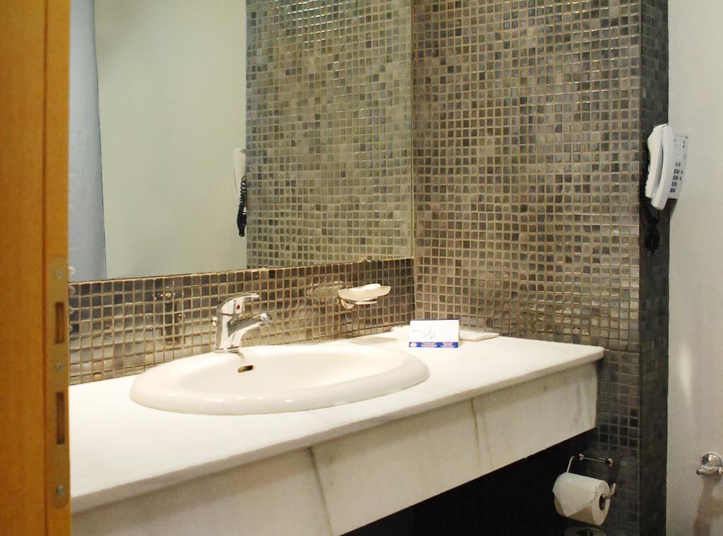 Double or Twin Room Sea View