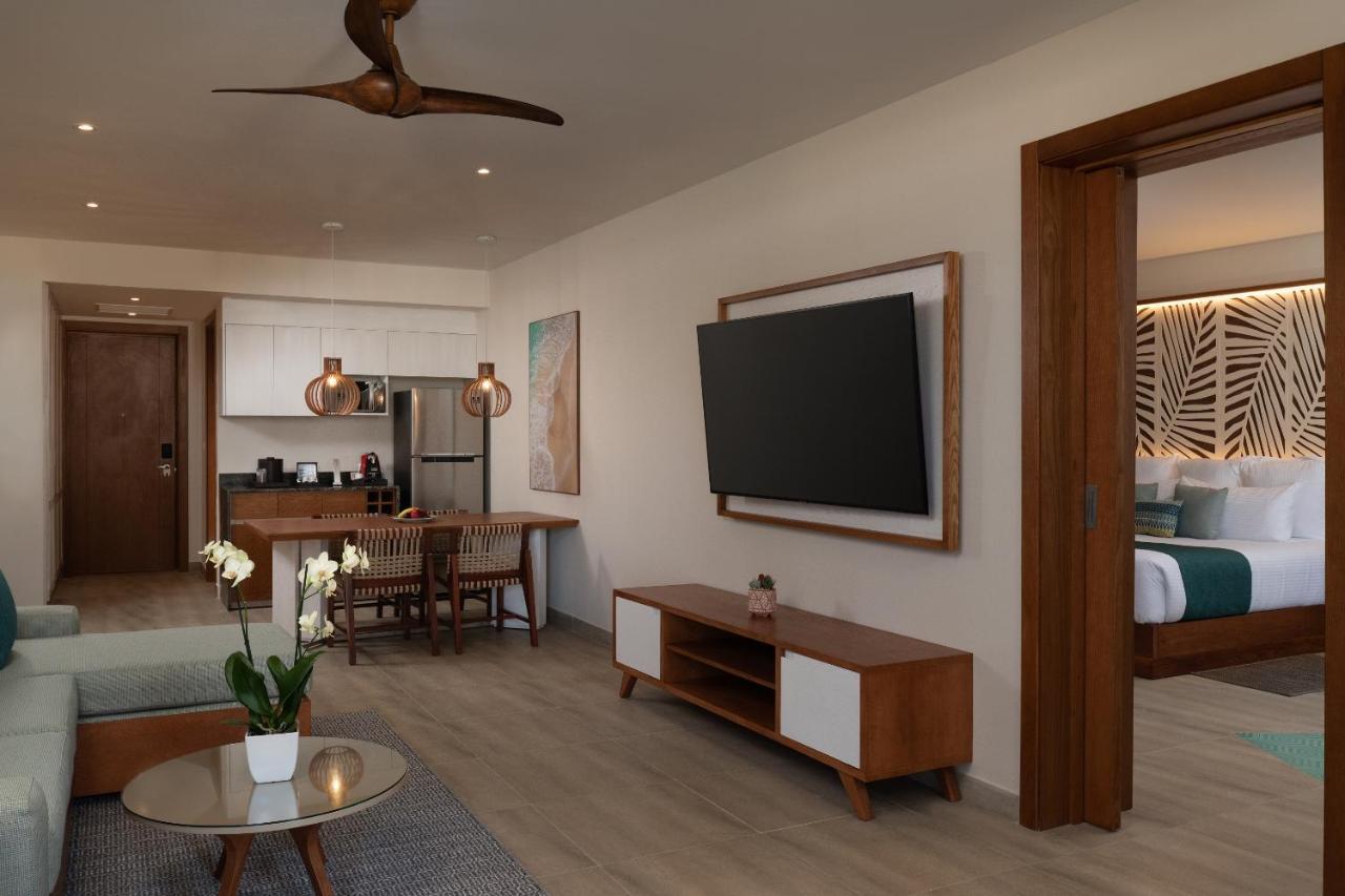 Preferred Club Master Suite Swim Out Ocean Front