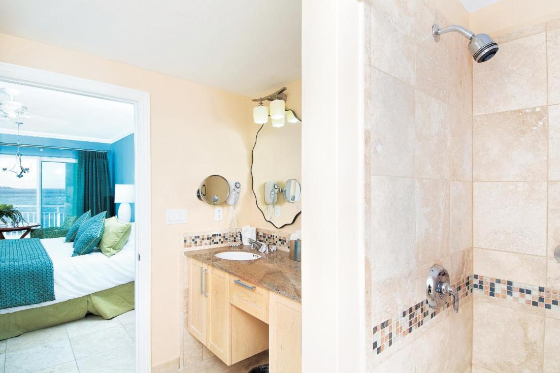 One-Bedroom Suite - Ocean Front