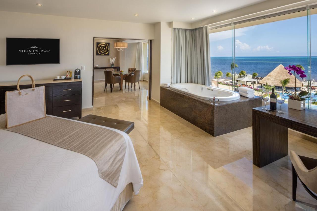 Superior Governor Suite Ocean View King Size Bed