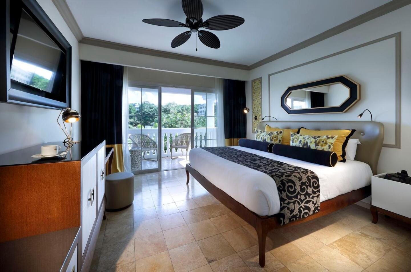 Suite Beachside Panoramic Ocean View