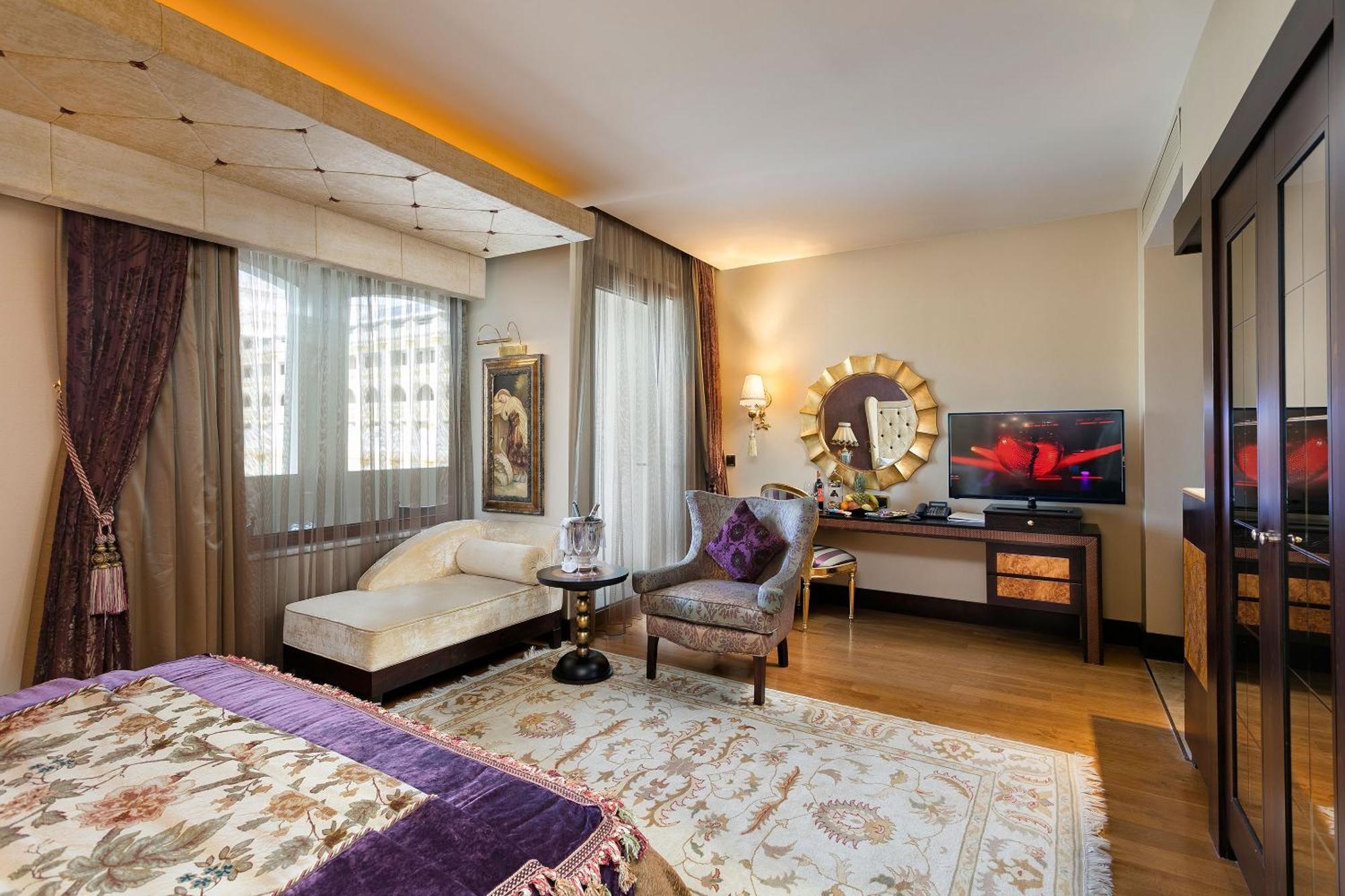 Premium Zimmer mit seitlichem Meer-/Poolblick
