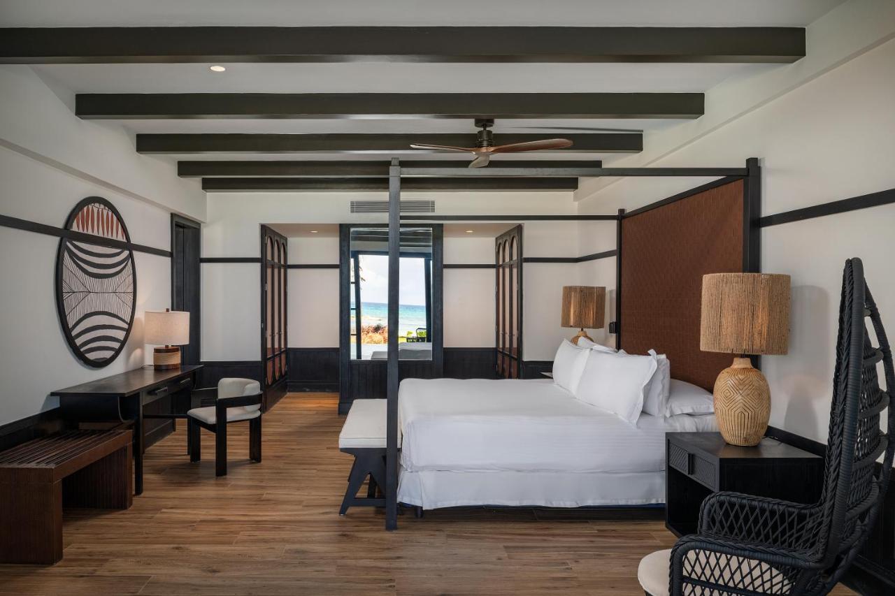 Privilege Master Suite Swim Up Ocean Front