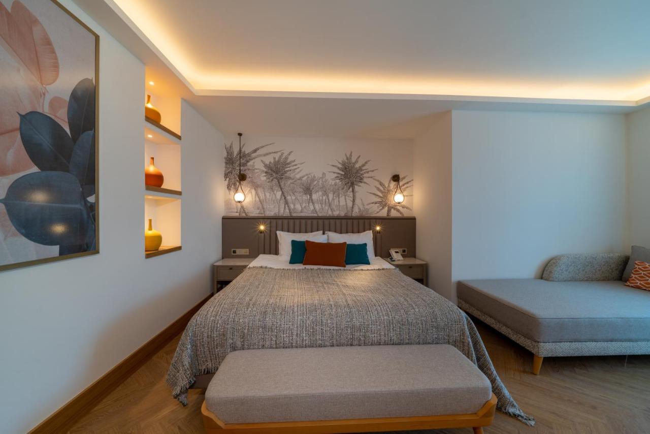 Large Room Pool Direct Access