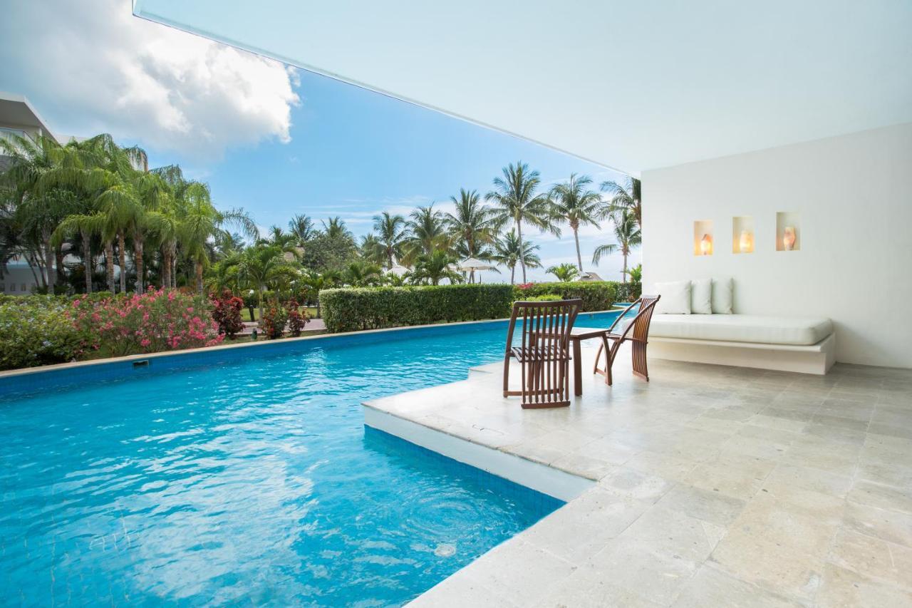 Preferred Club Junior Suite Swim Up Ocean View