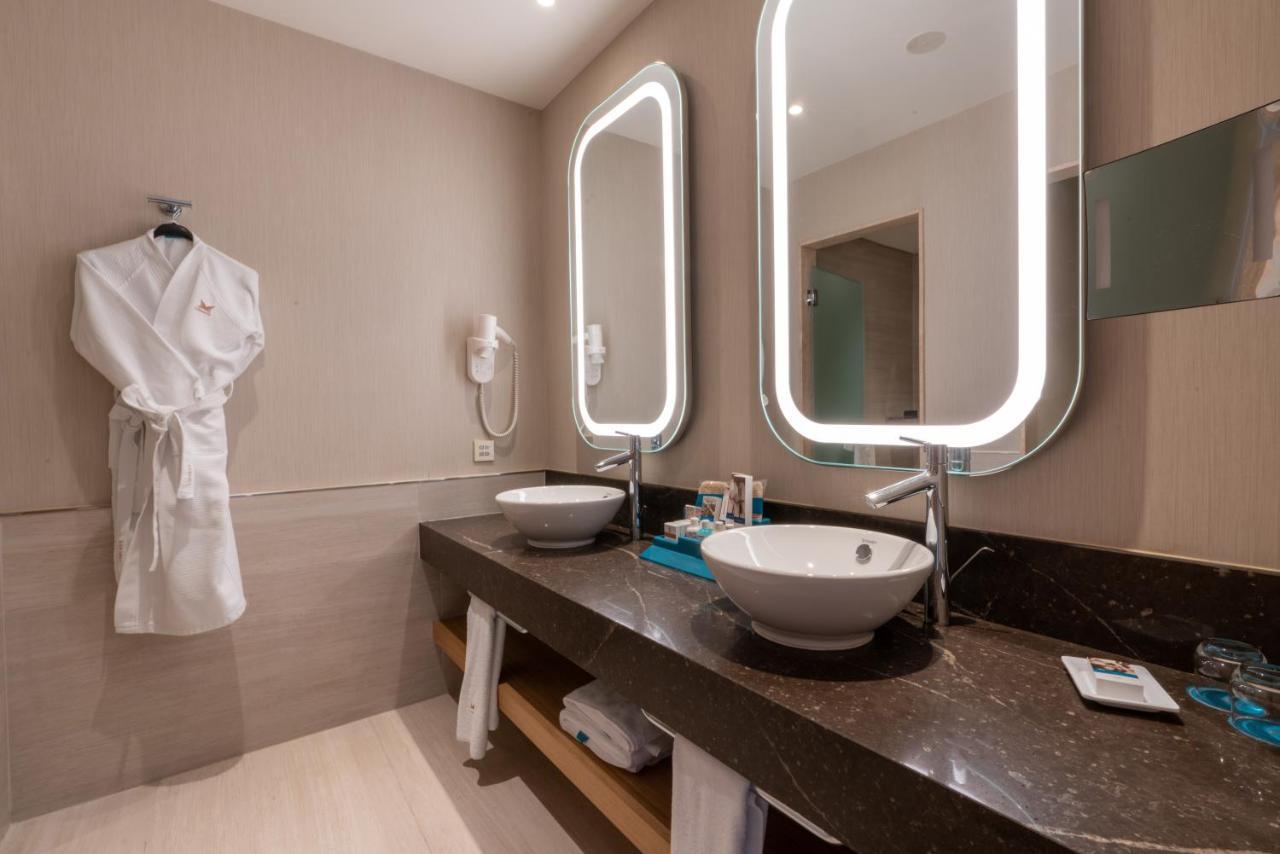 Premium Family Suite Pool