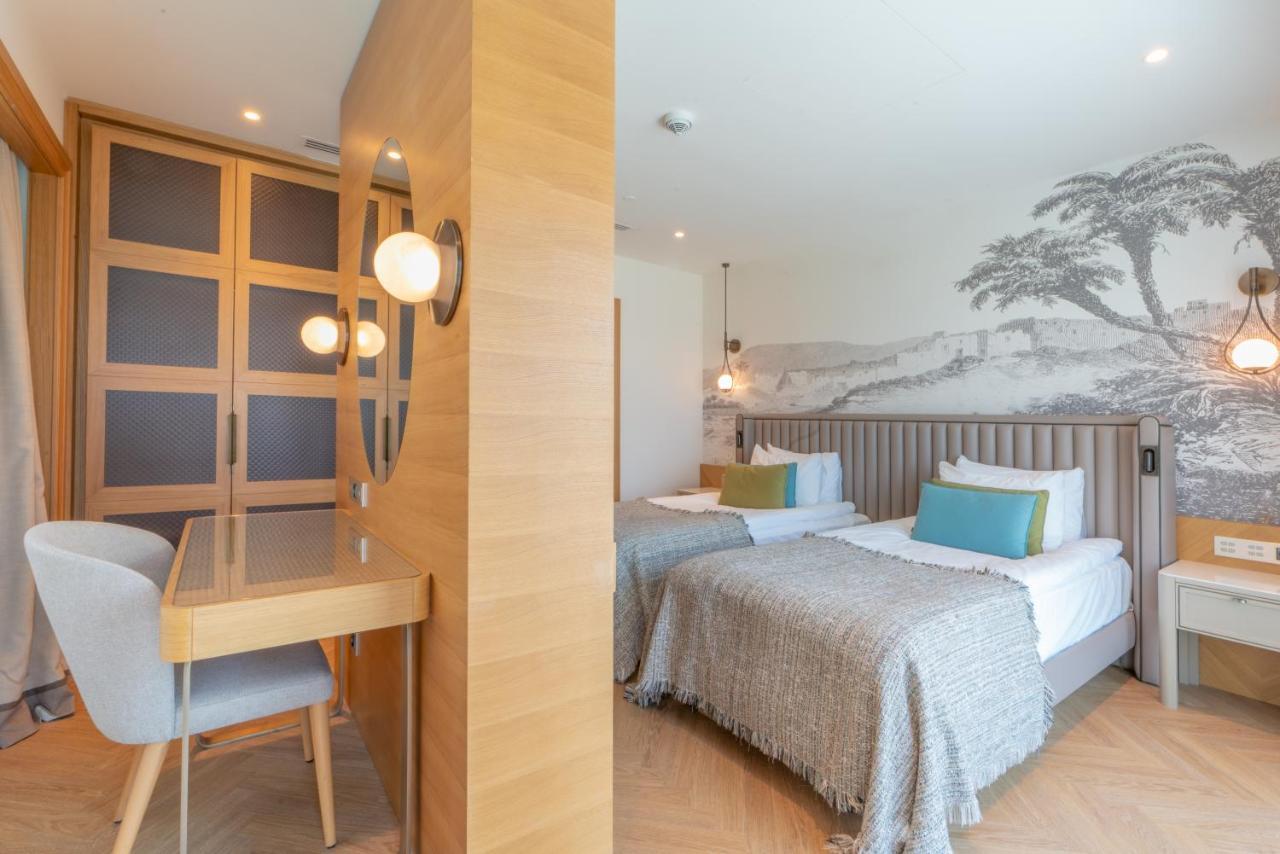 Premium Family Suite Pool