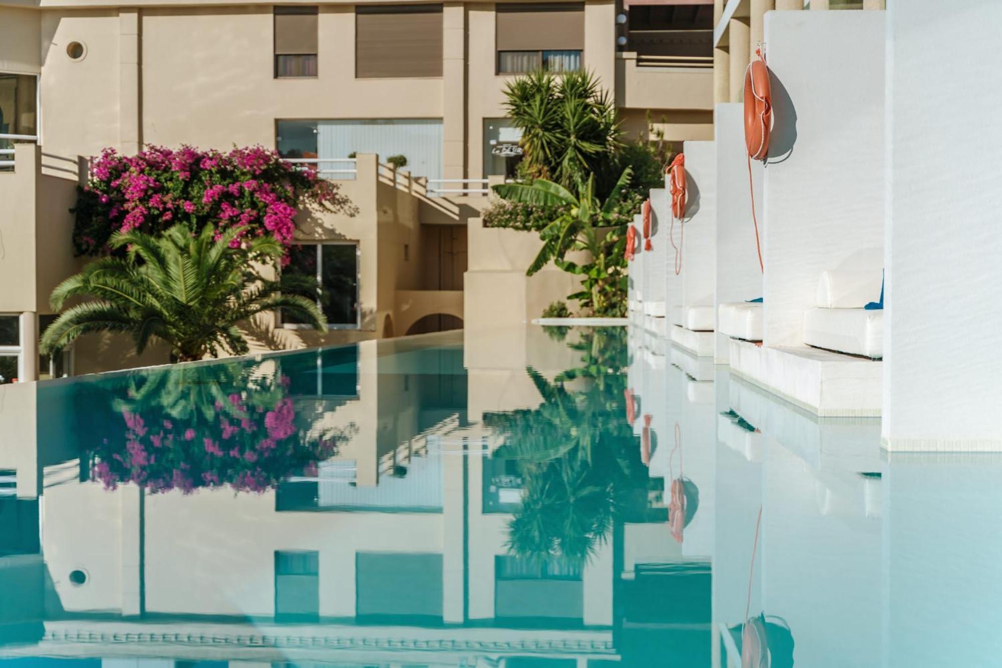 Suite with Shared Pool & Garden View