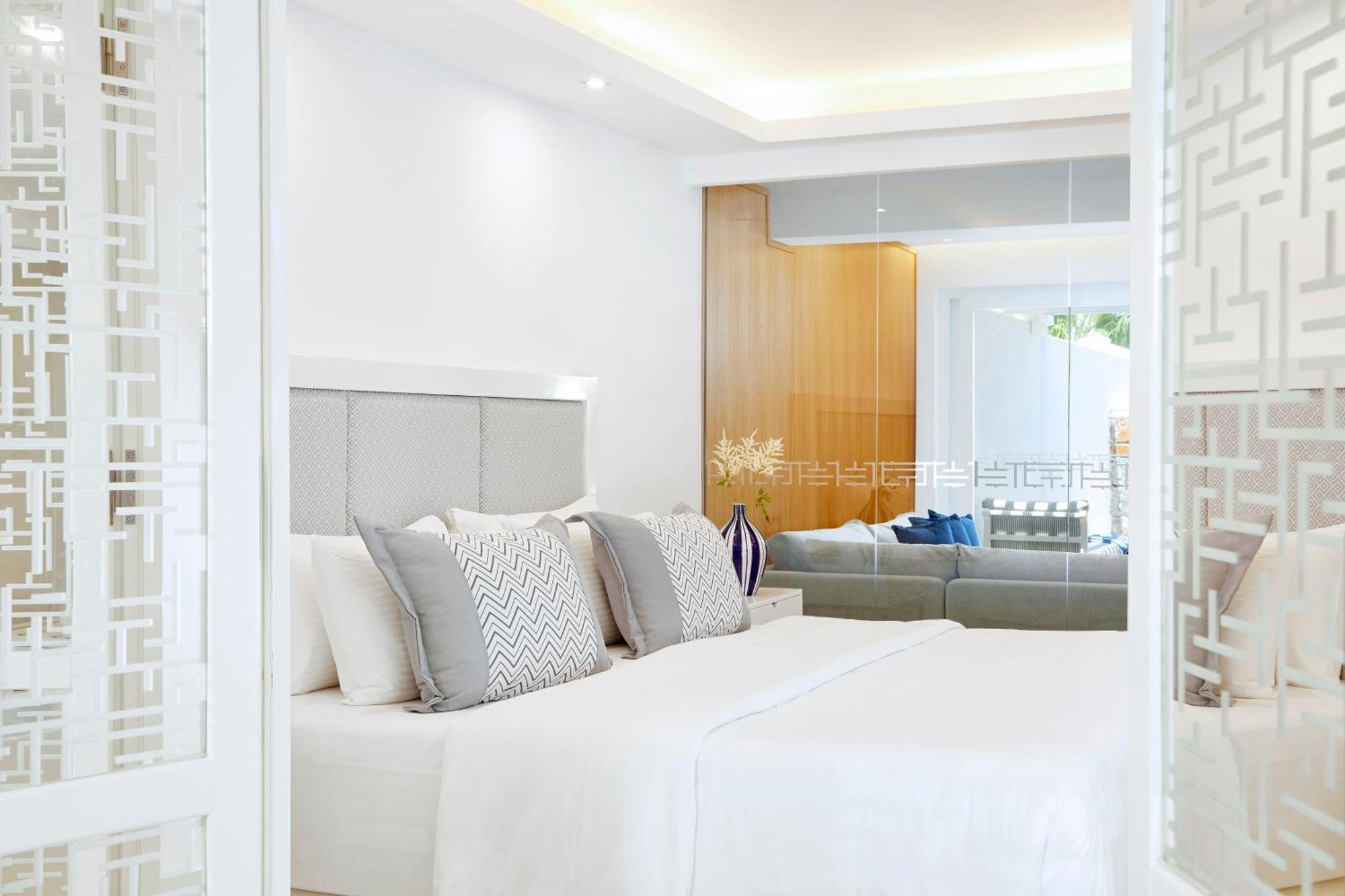 Three Bedroom Villa with Grand Terrace