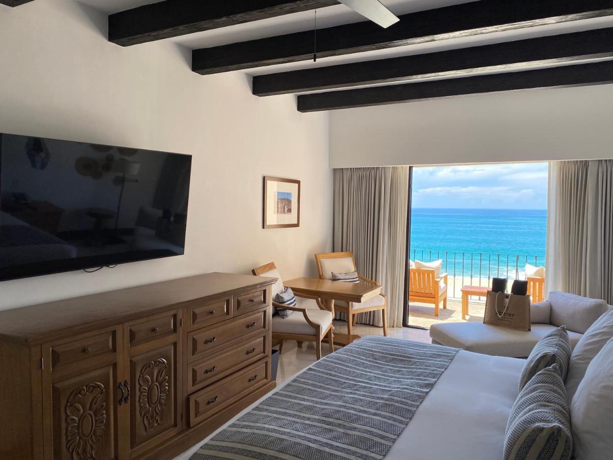 Junior Suite Ocean Front King