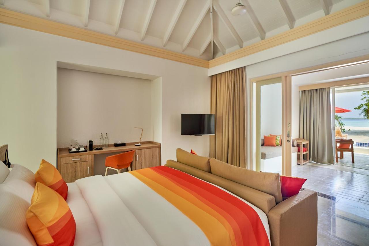 Beach Suite with Pool - Free shared seaplane for 2 guests, minimum 7-night stay