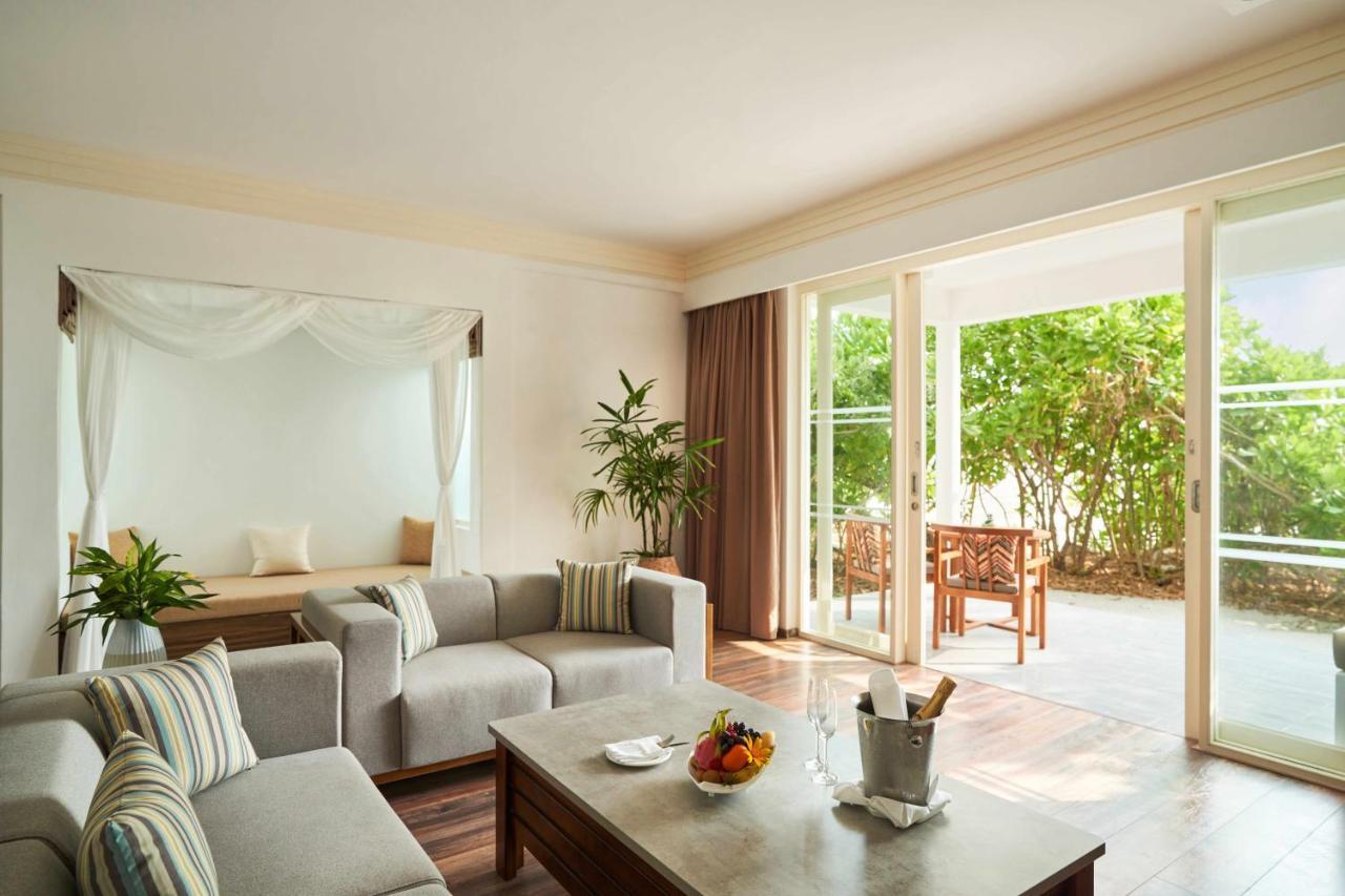 Two Story Pool Beach Residence - Free shared seaplane for 2 guests, minimum 7-night stay