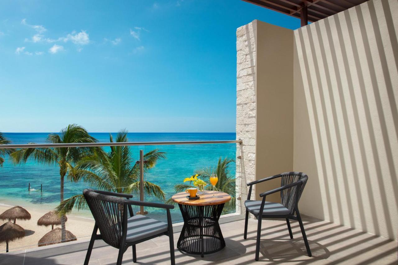 Preferred Club Jr Suite Ocean Front Double Beds
