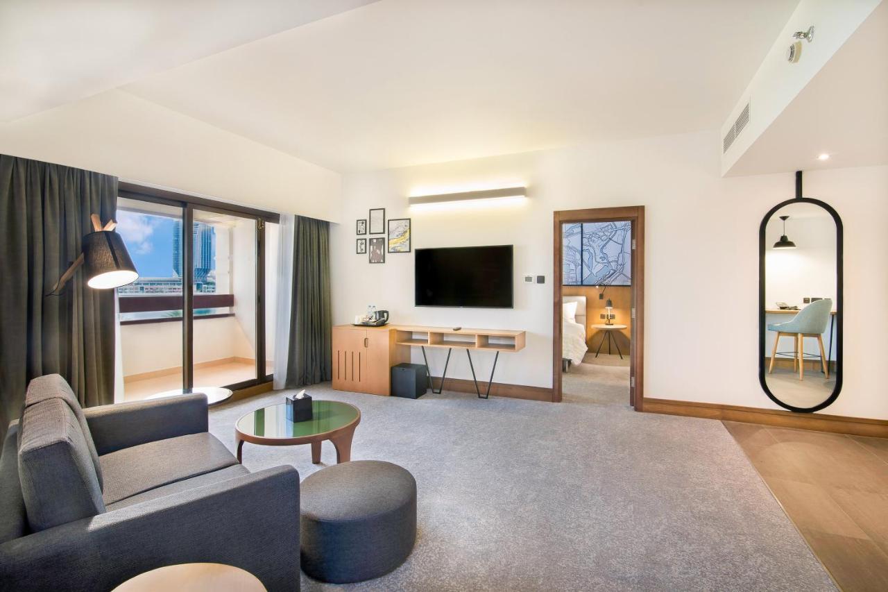 Diplomatic Suite Club Lounge Access