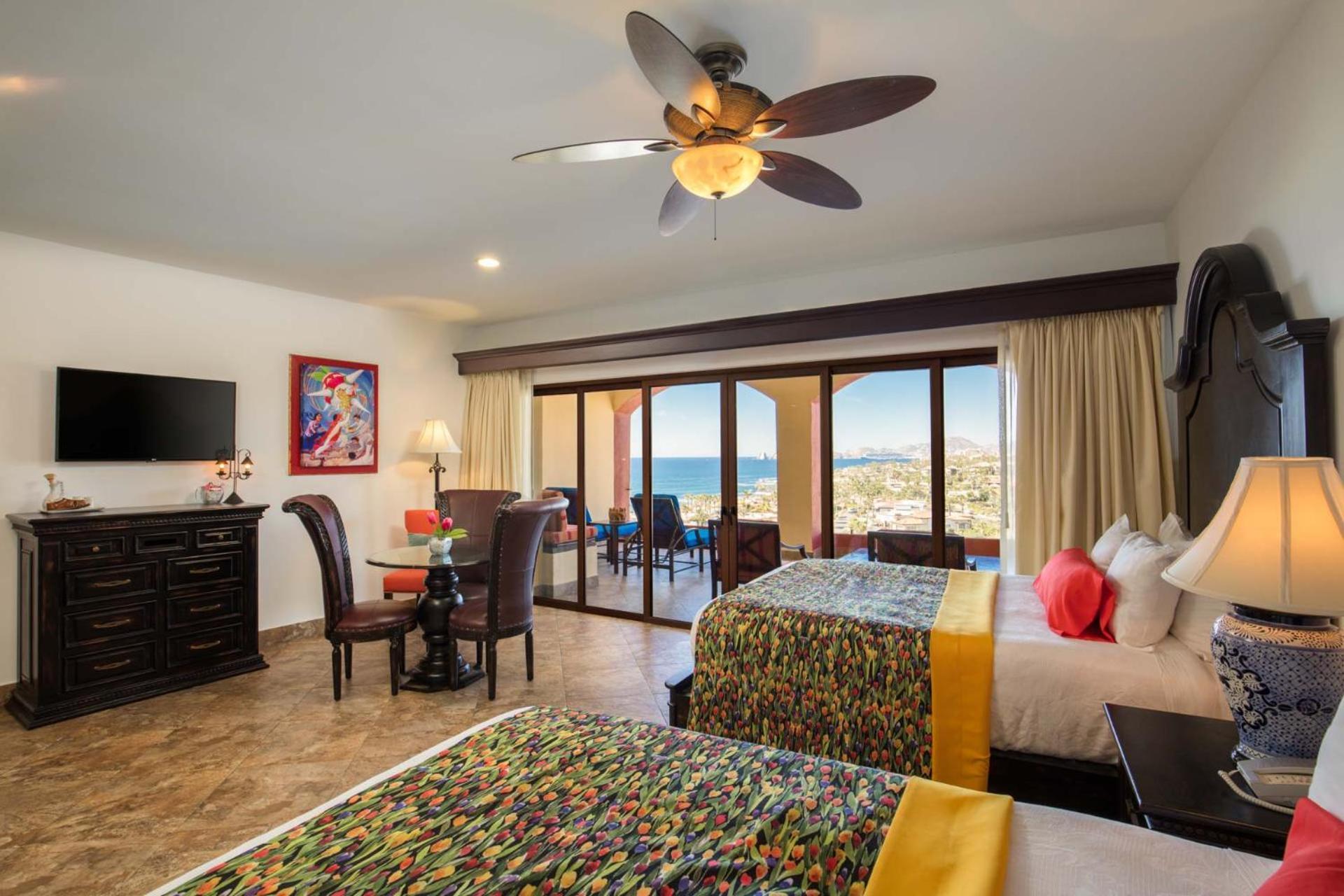 Deluxe Queen Suite