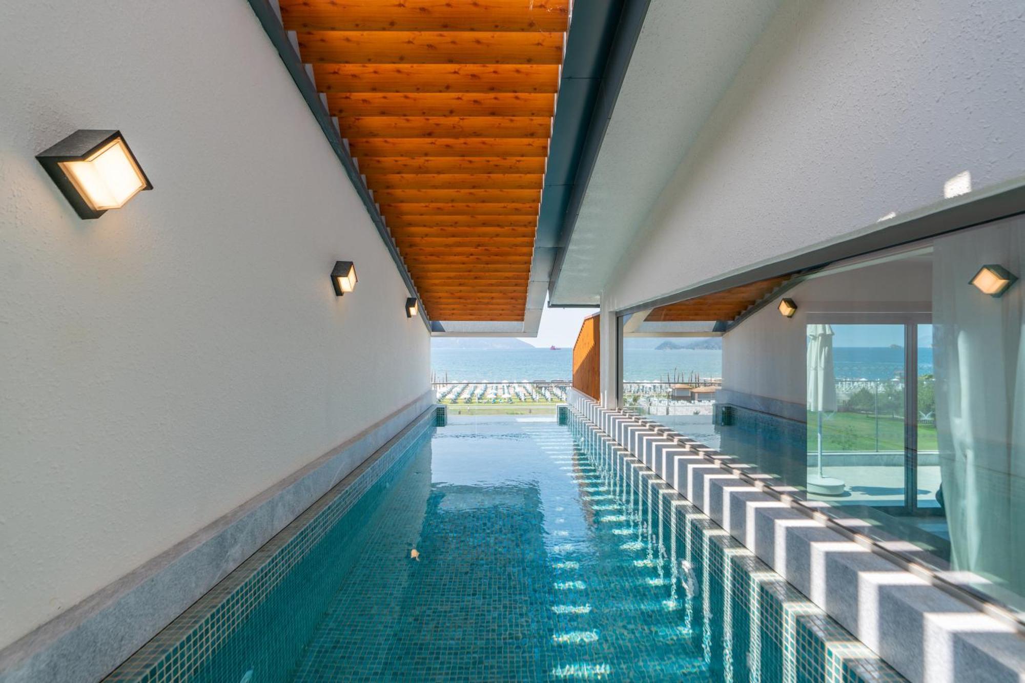 Premium Family Suite Pool