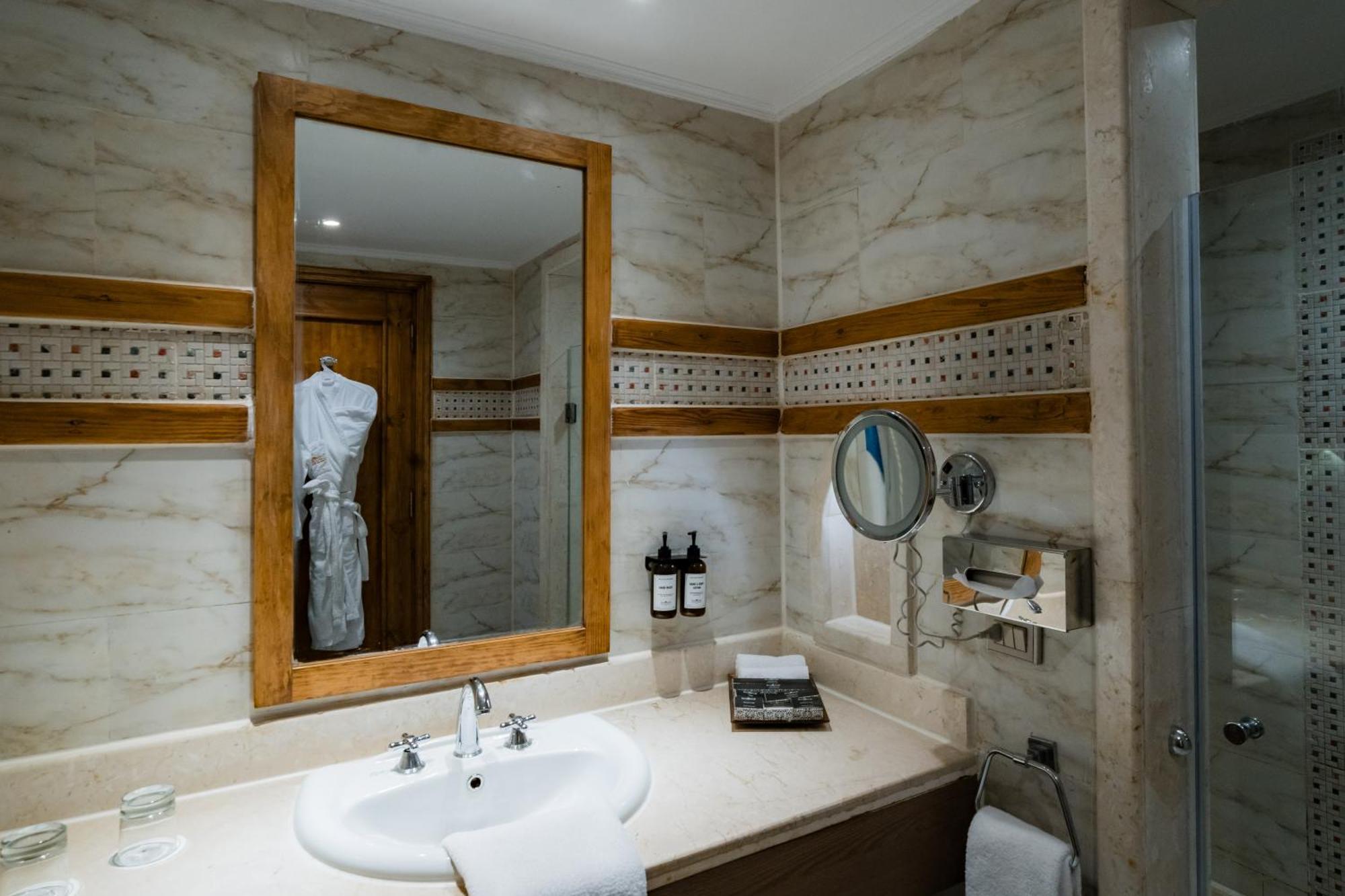 Deluxe Room - Egyptians and Residents Only