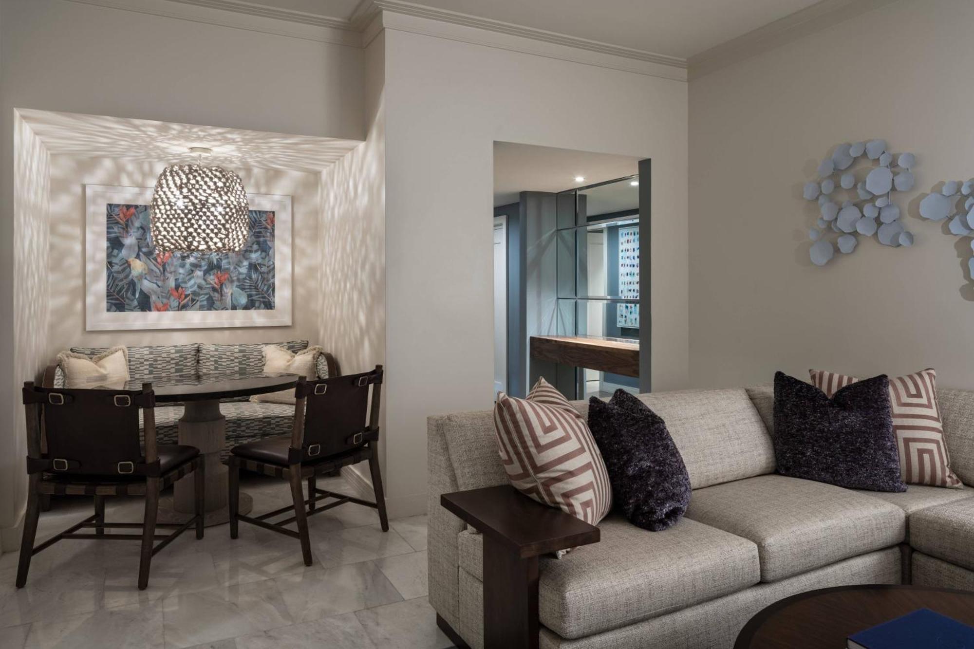 Ocean View 1 Bedroom Executive Suite 1 King Sofa bed