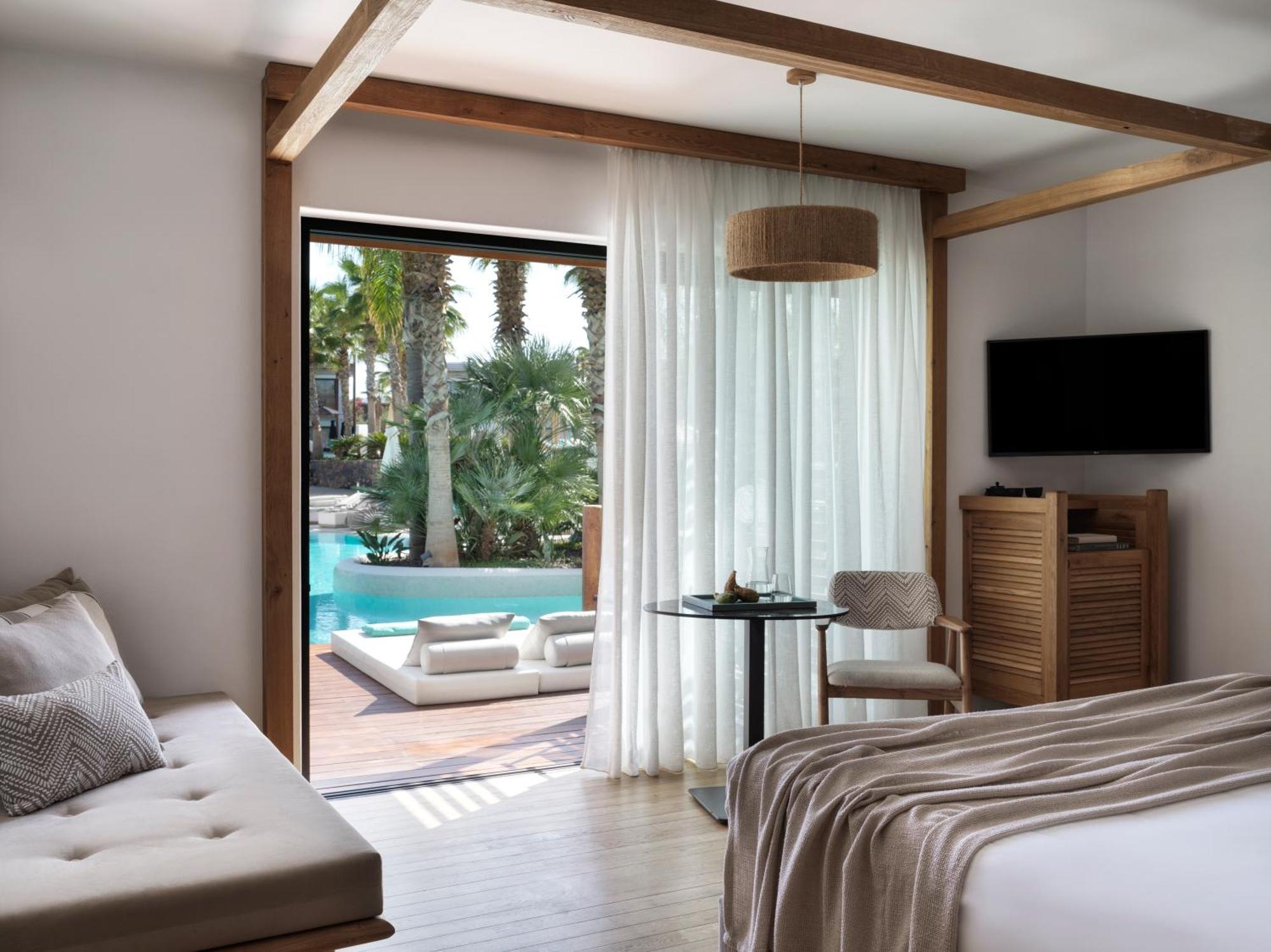 Premium Double Room with Shared Pool,1522561525:JPEG