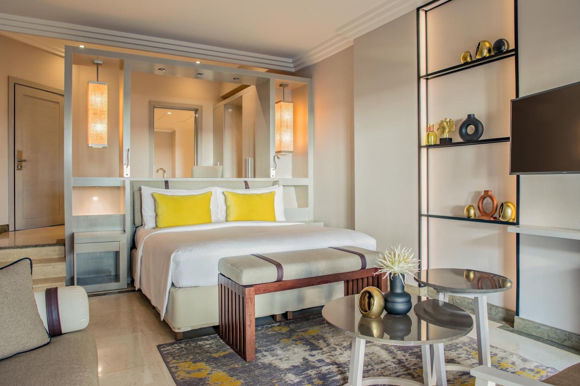 Classic King Room with Sunset View and Seafront Prestige