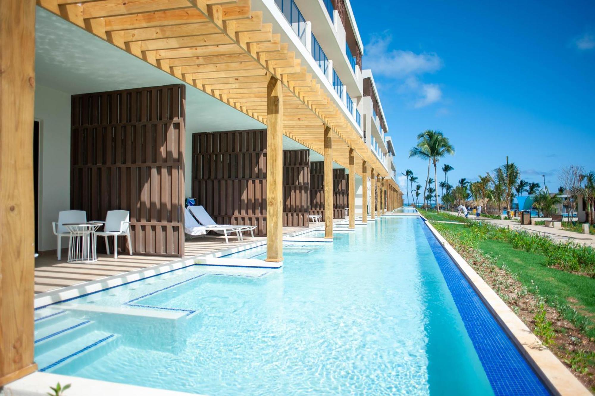 Junior Suite Swim Out Pool View