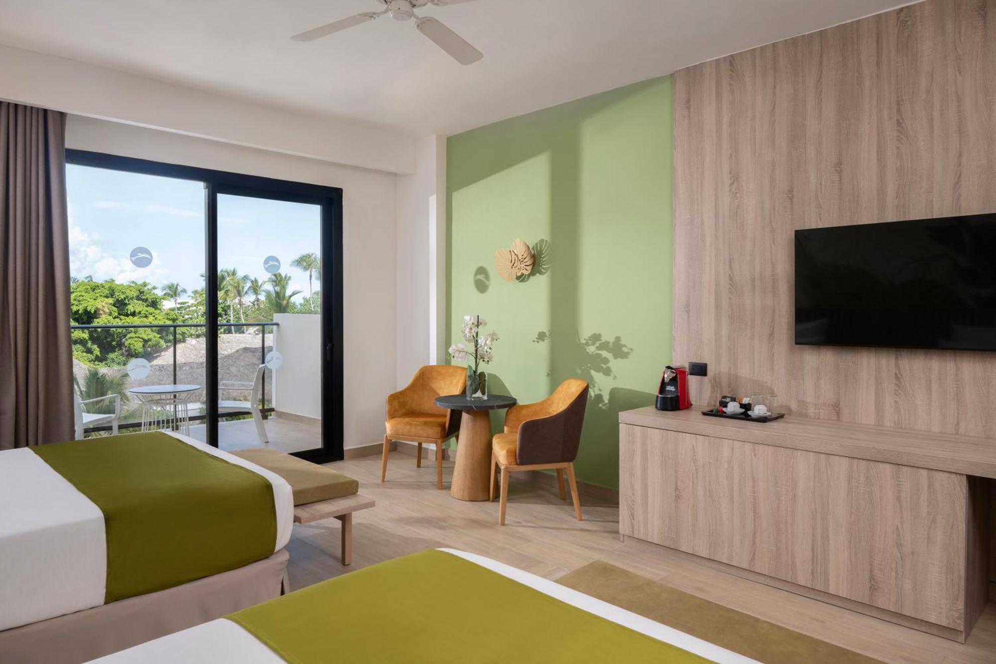 Junior Suite Swim Out Garden View