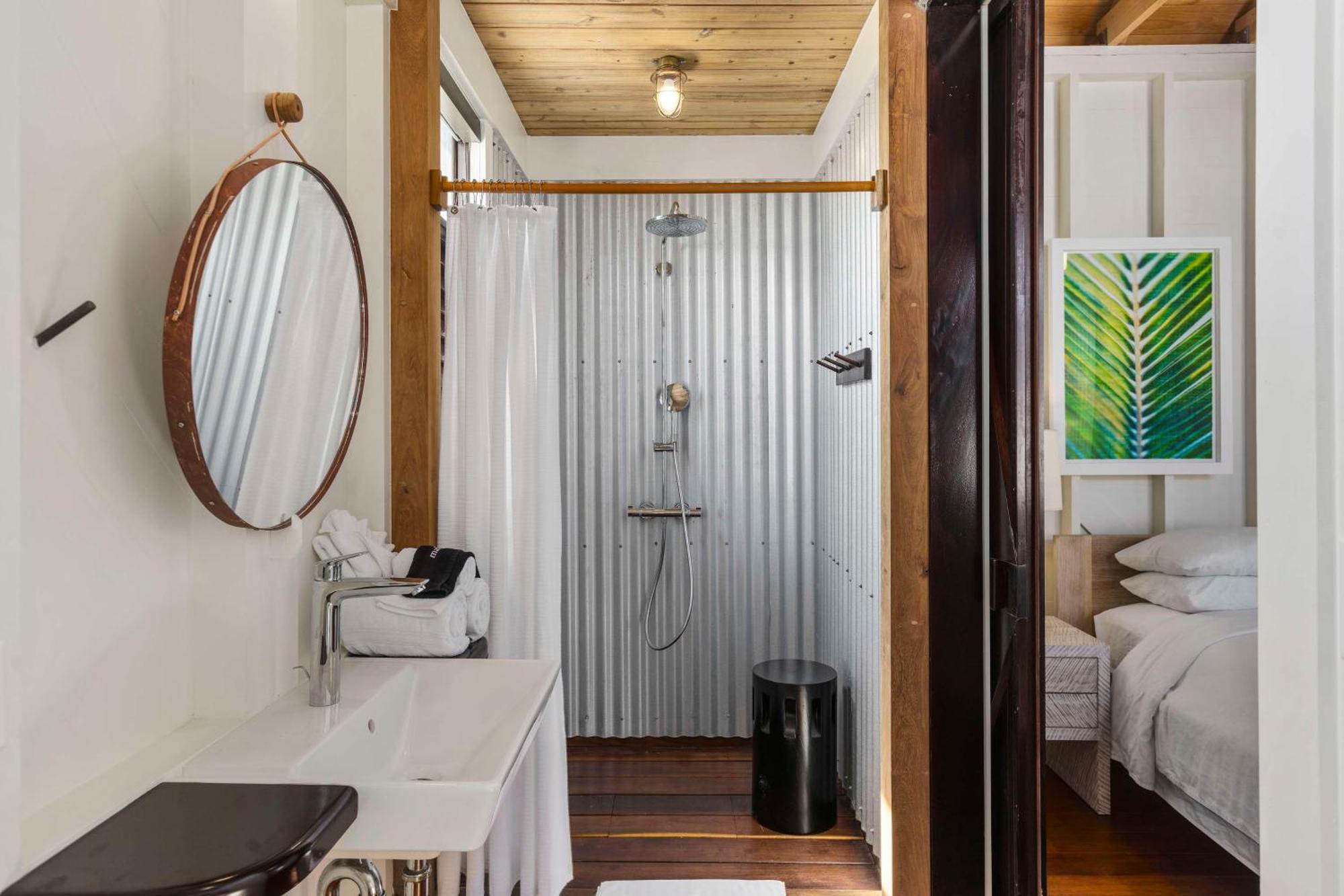 Upper Keeping Suite