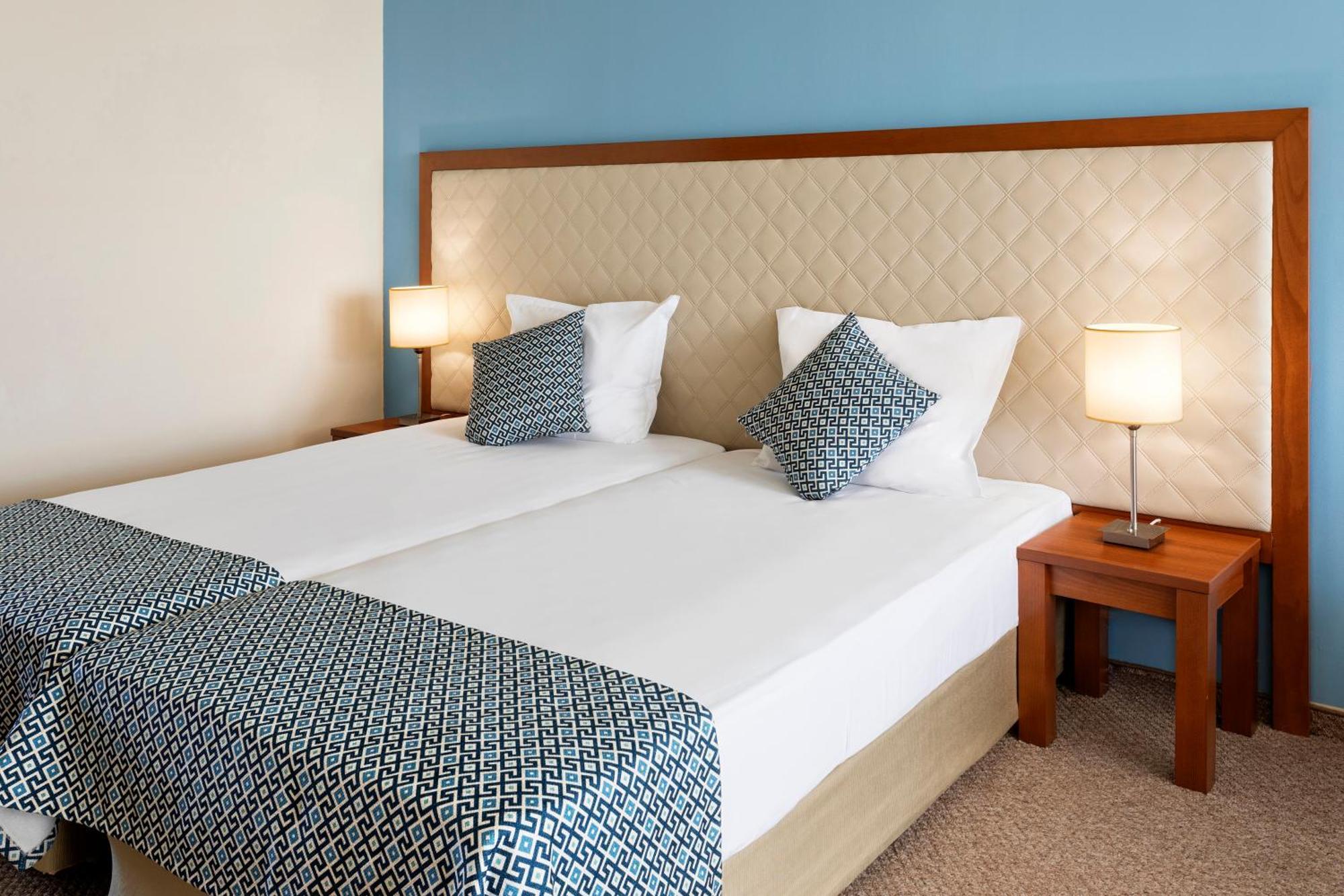 Standard Twin Room Sea View
