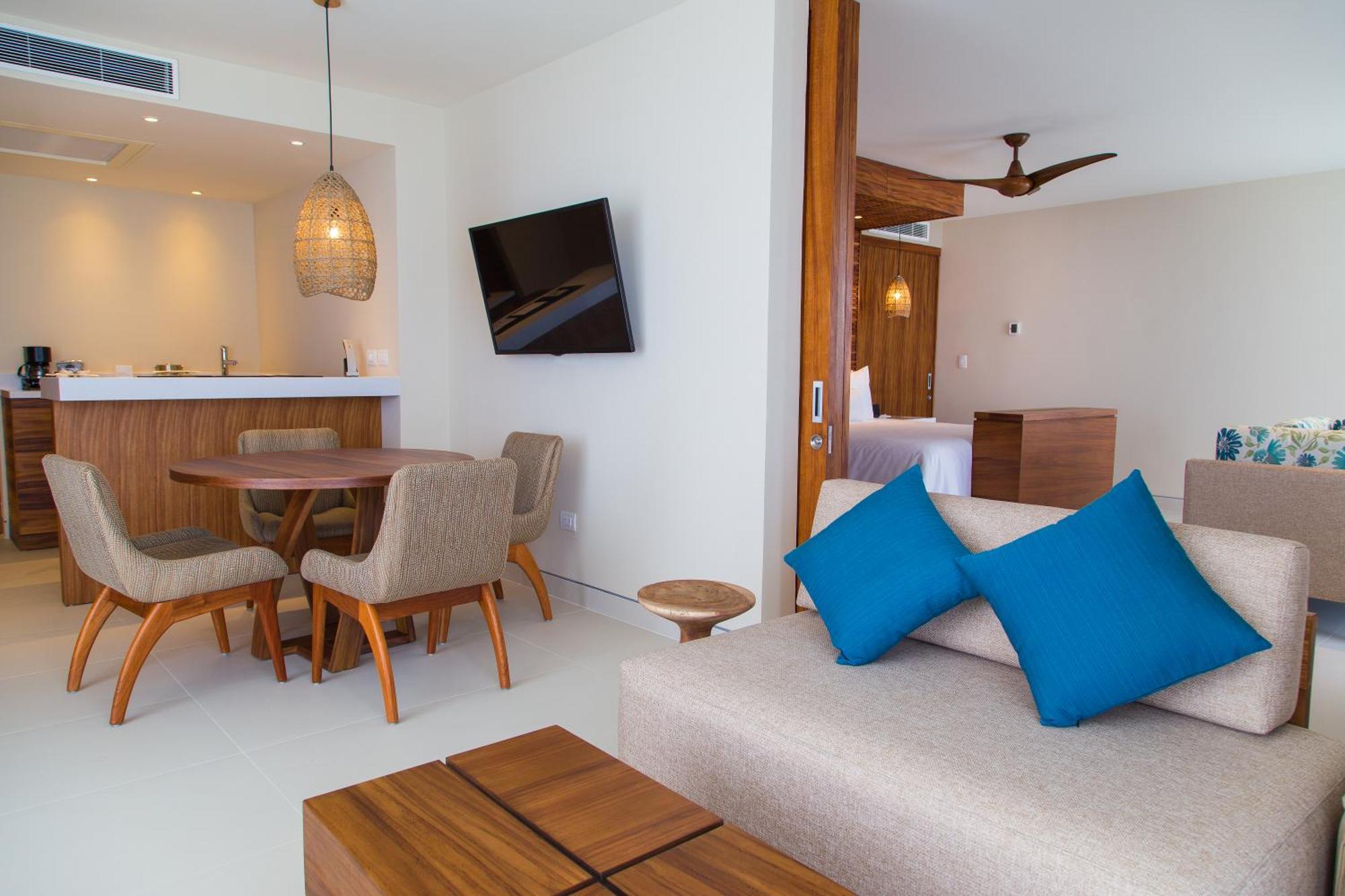 Master Suite 1 Bedroom Presidential Suite 1 King