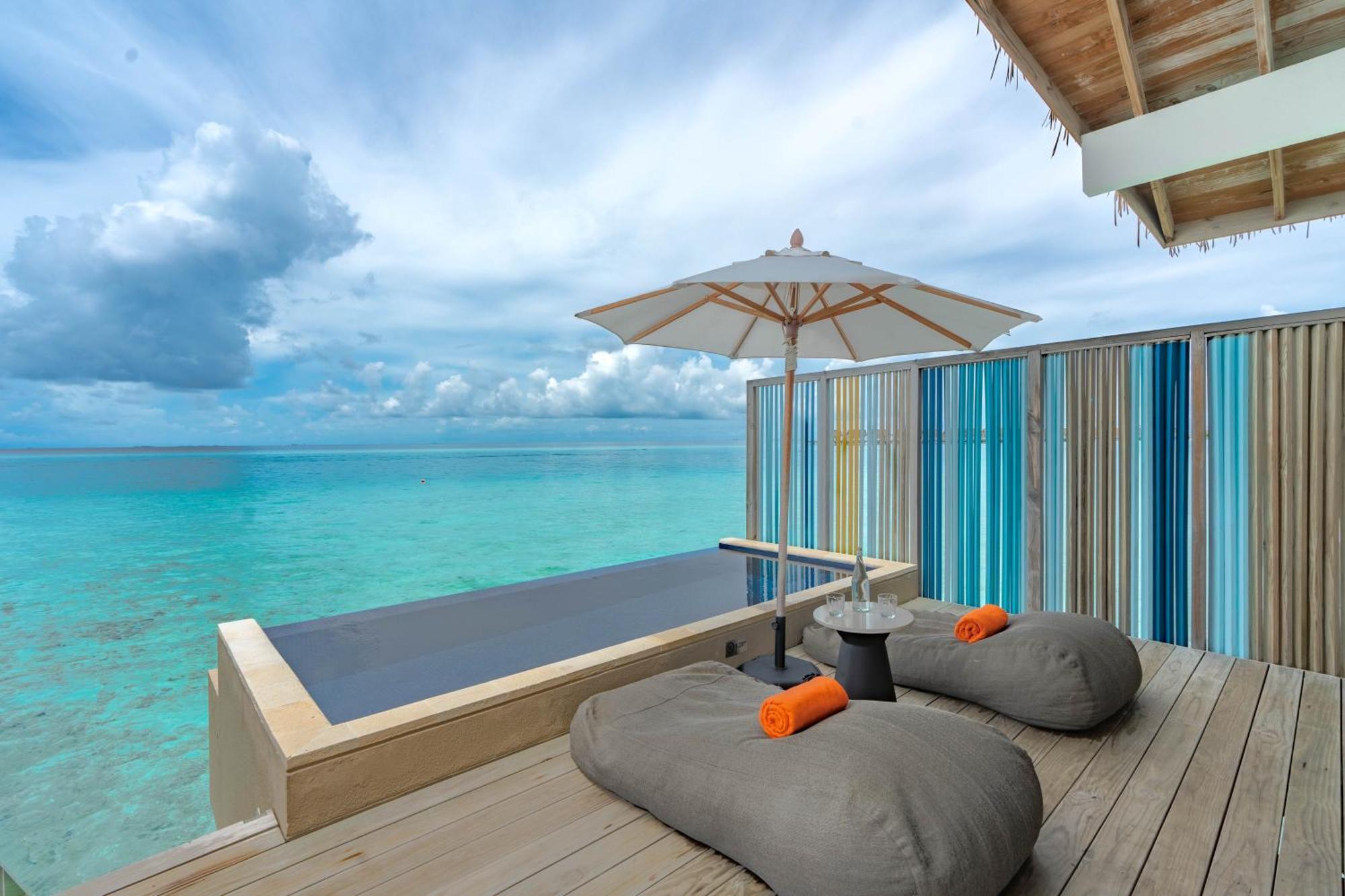 Diamond Overwater Private Pool Villa - King Bed