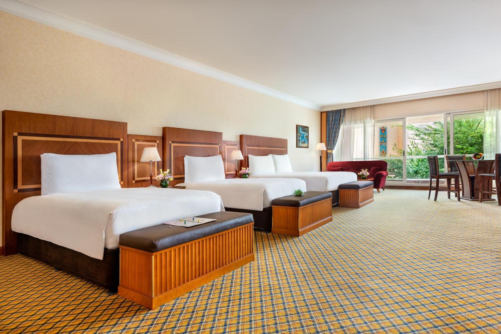 Family Room– daily shuttle bus to Yas attractions Yas Mall Grand Mosque