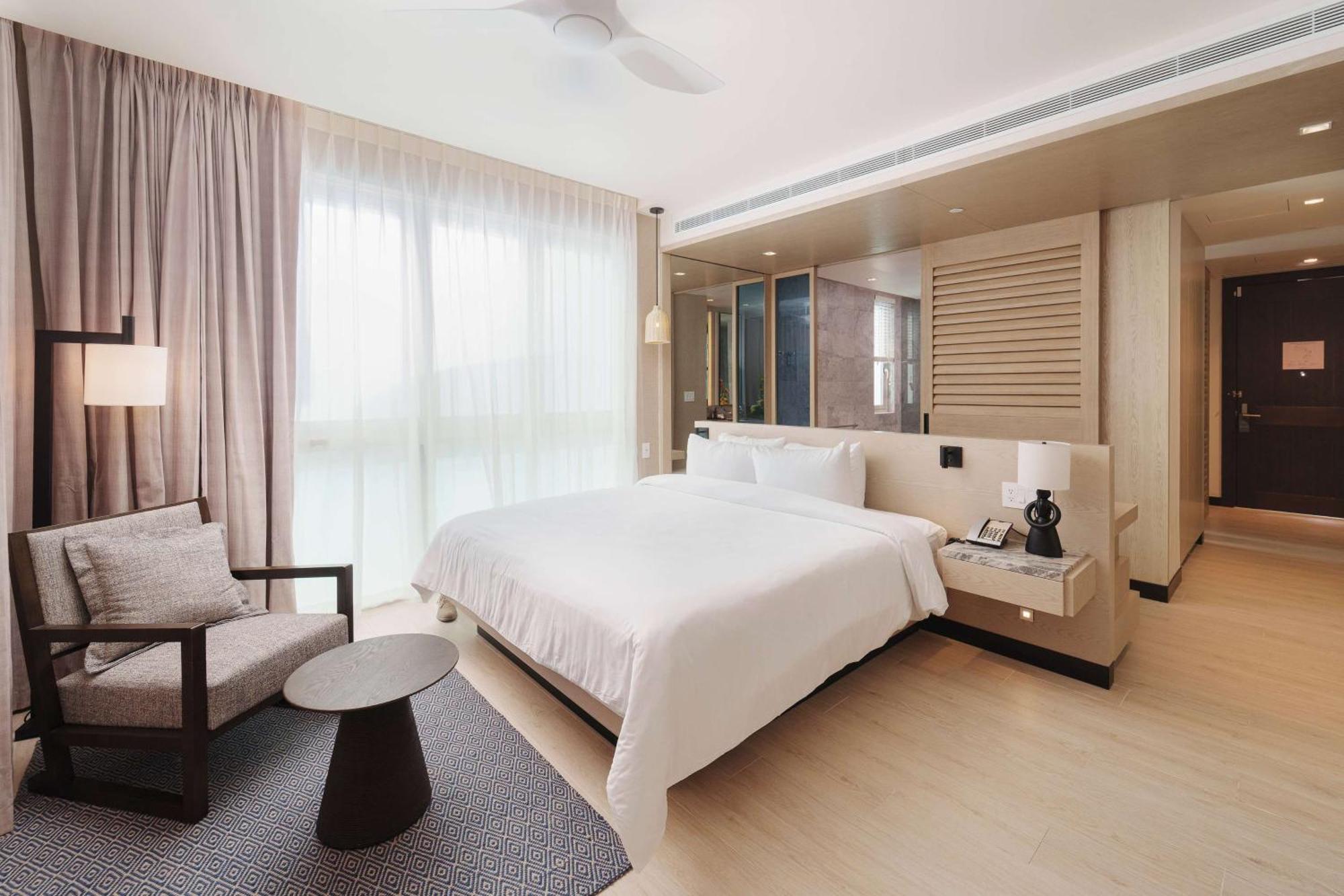 Deluxe King Room Resort View,1586335802:JPEG