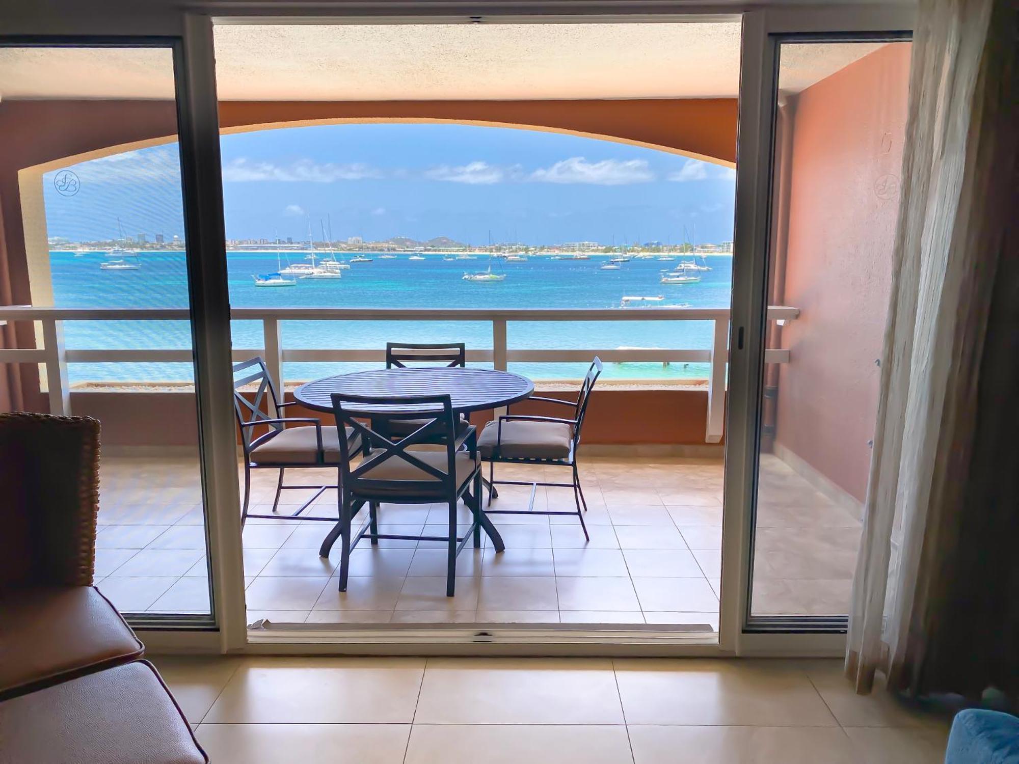 Deluxe One-Bedroom Suite Ocean Front Fully Equipped Kitchen
