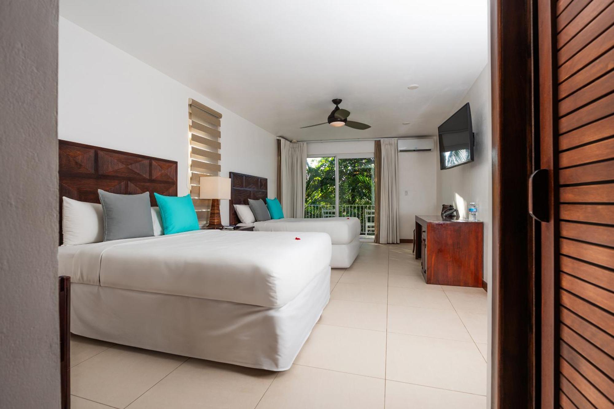 Queen Oceanic Room