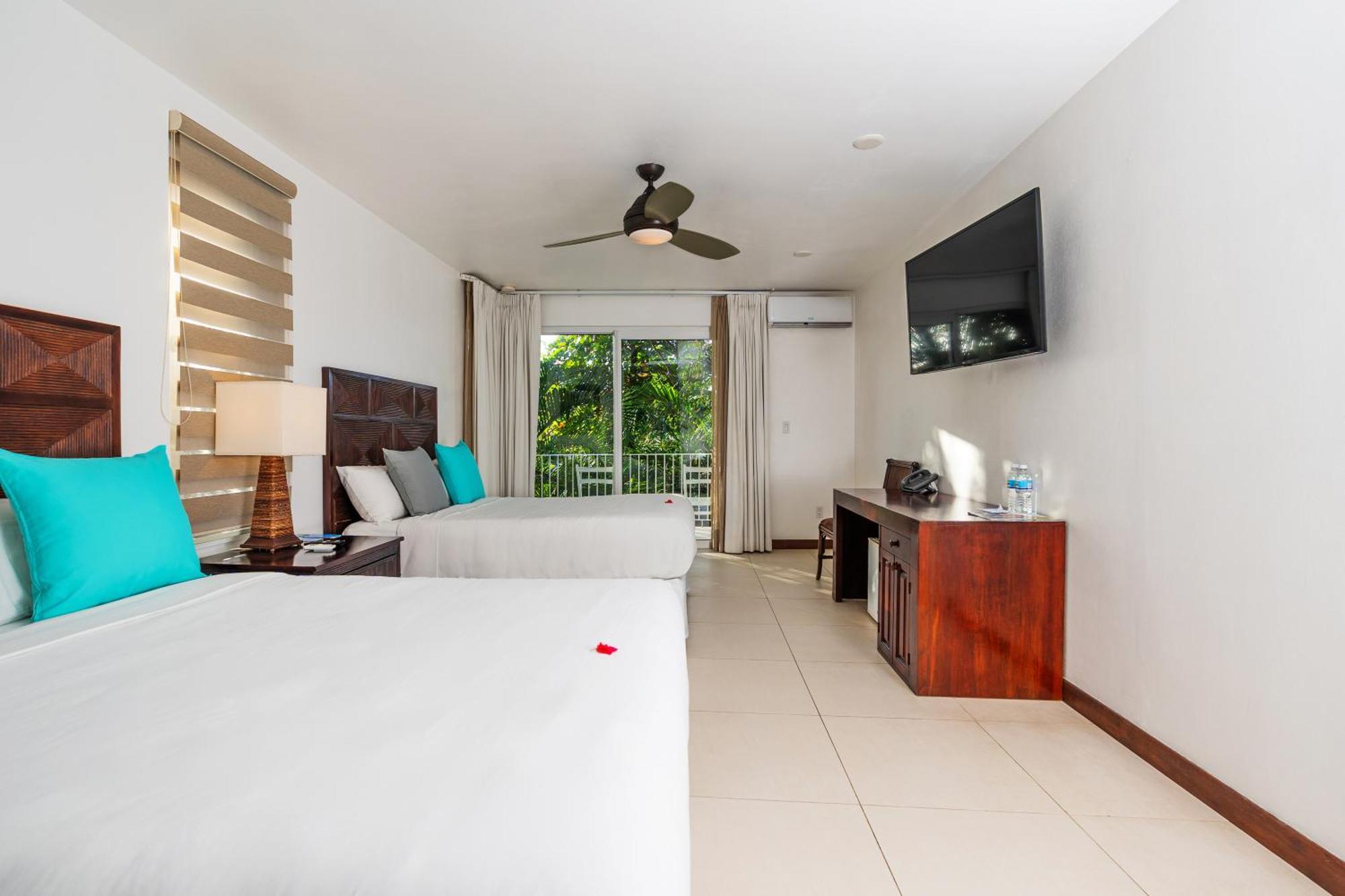 Queen Oceanic Room