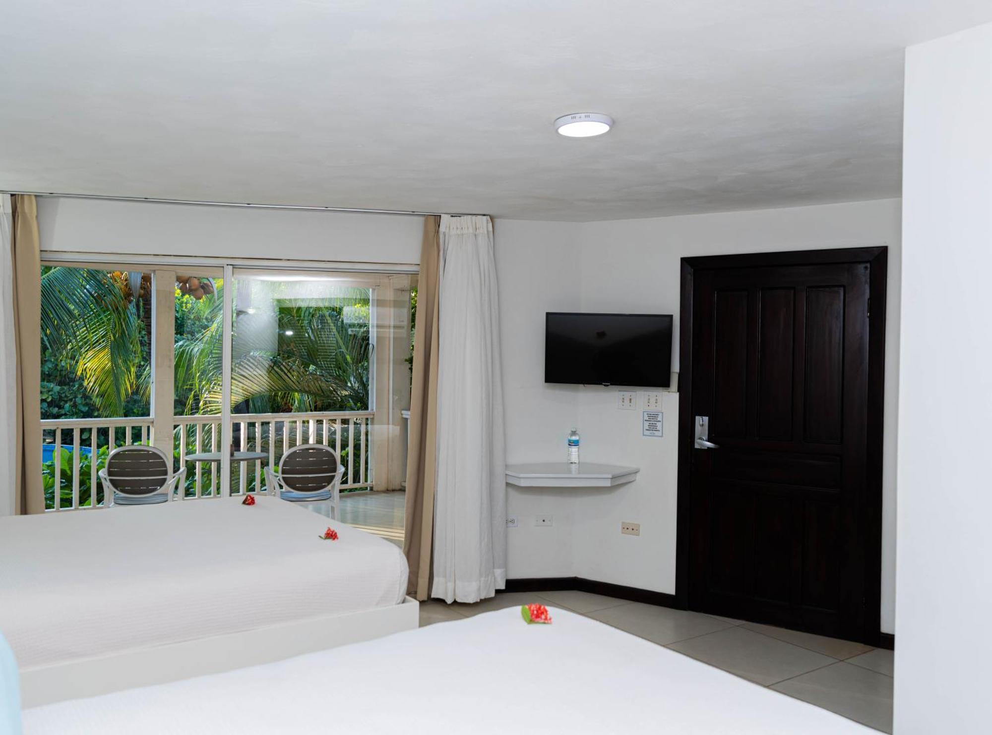 Queen Paradise Room