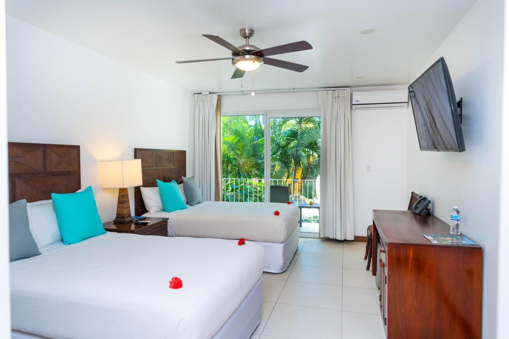 Queen Oceanic Room