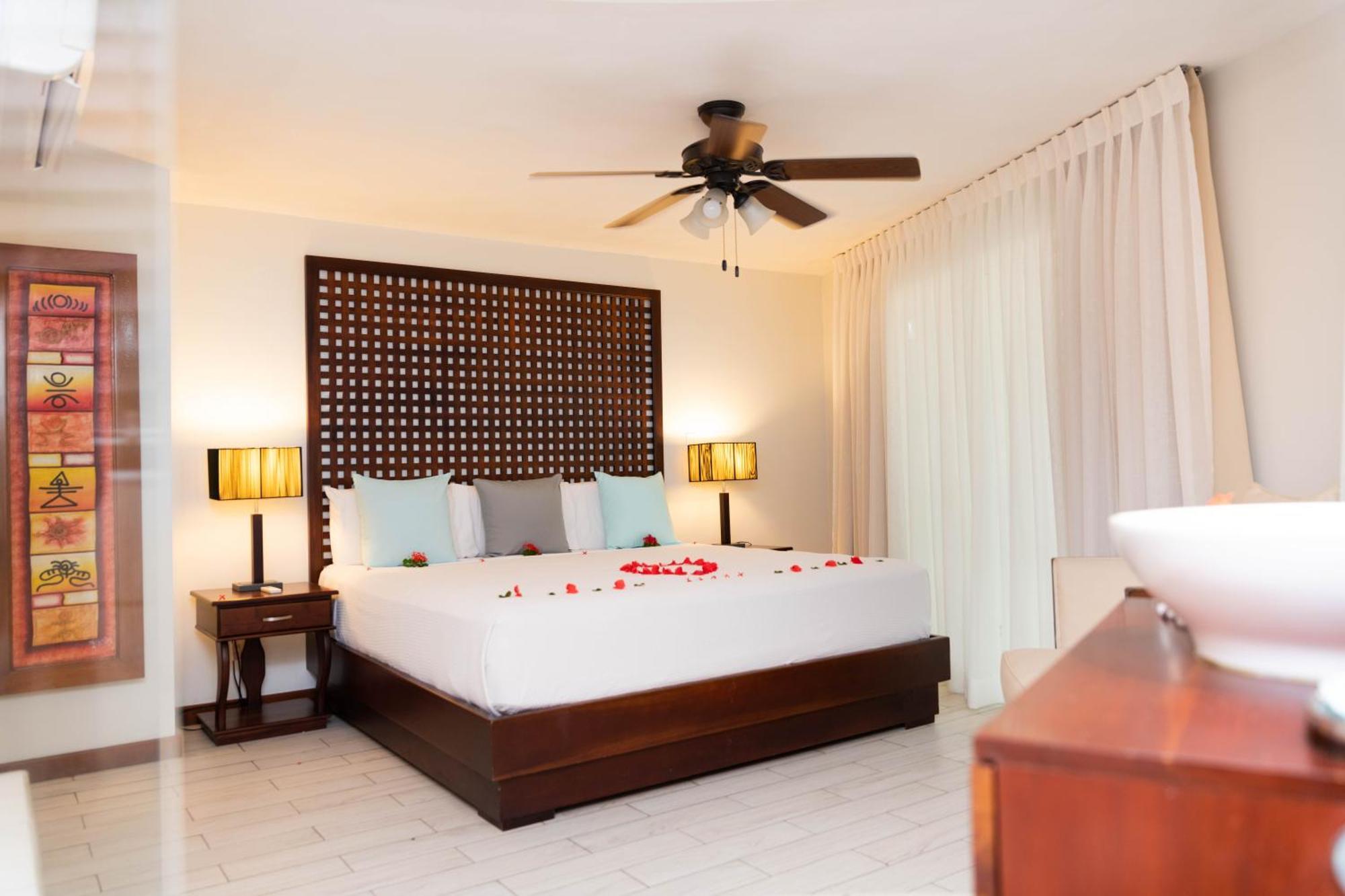 Honeymoon Suite