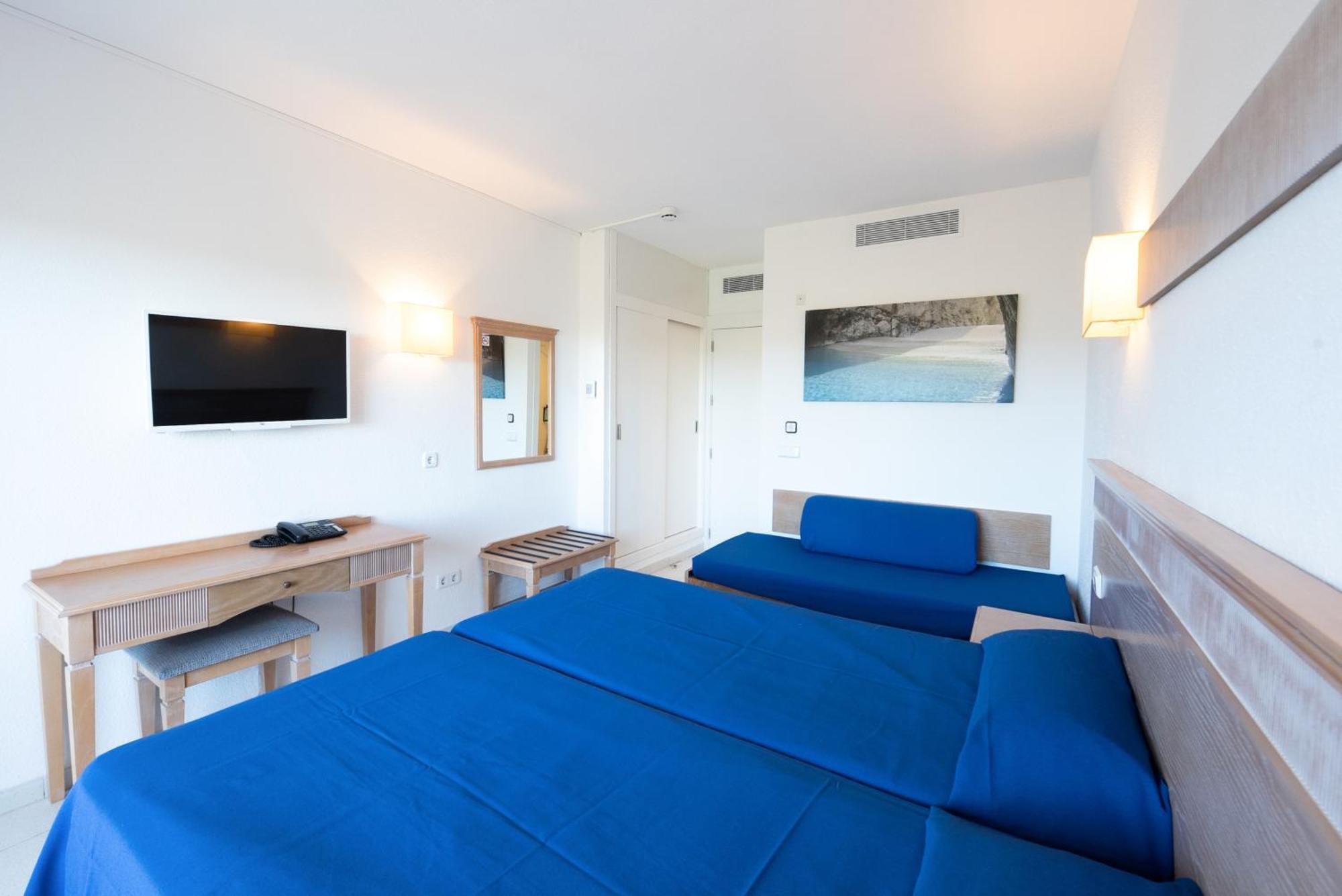 Twin Room,1559547337:JPEG
