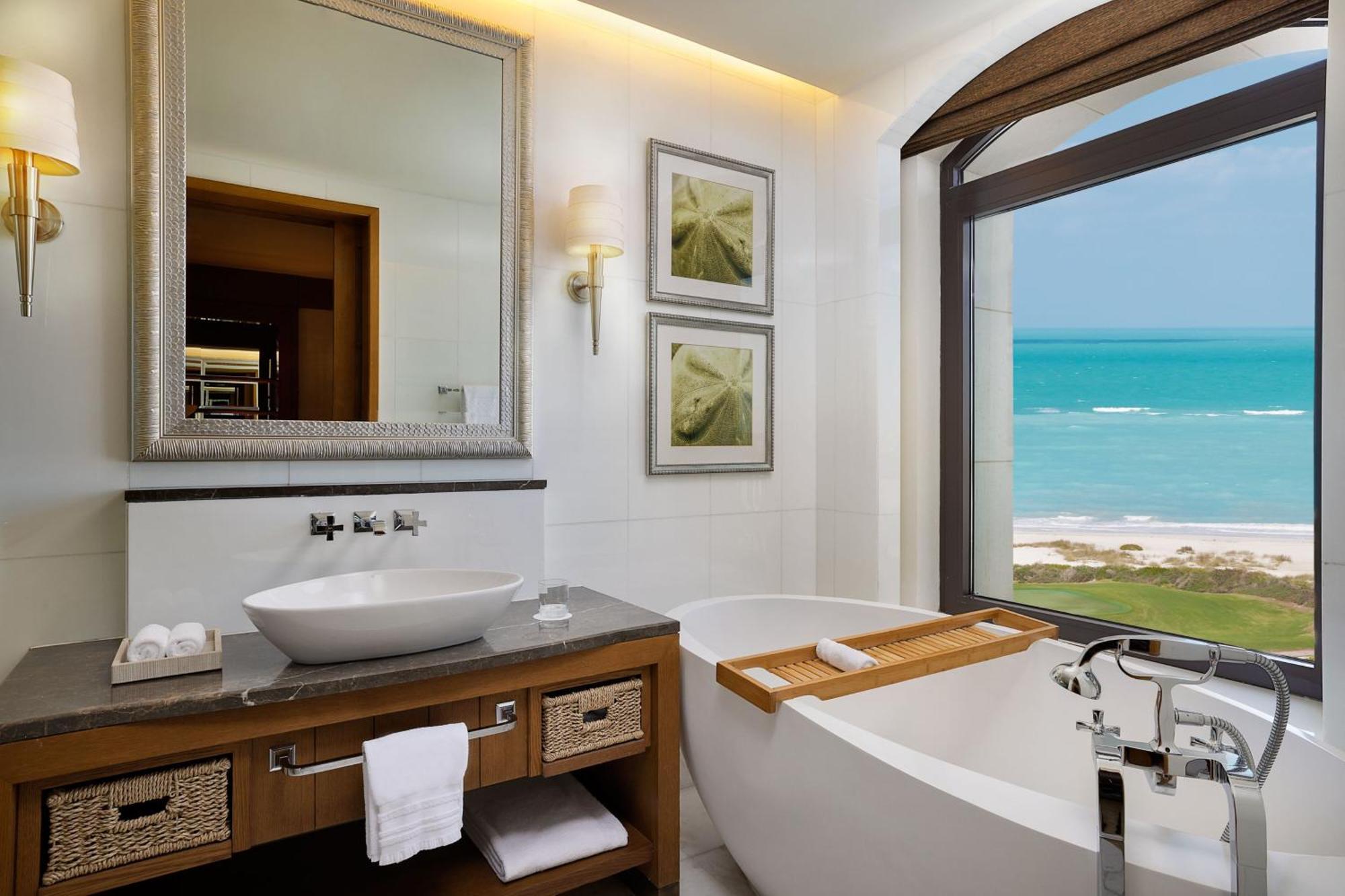 Premium Sea view Room Guest room 2 Queen Sofa bed