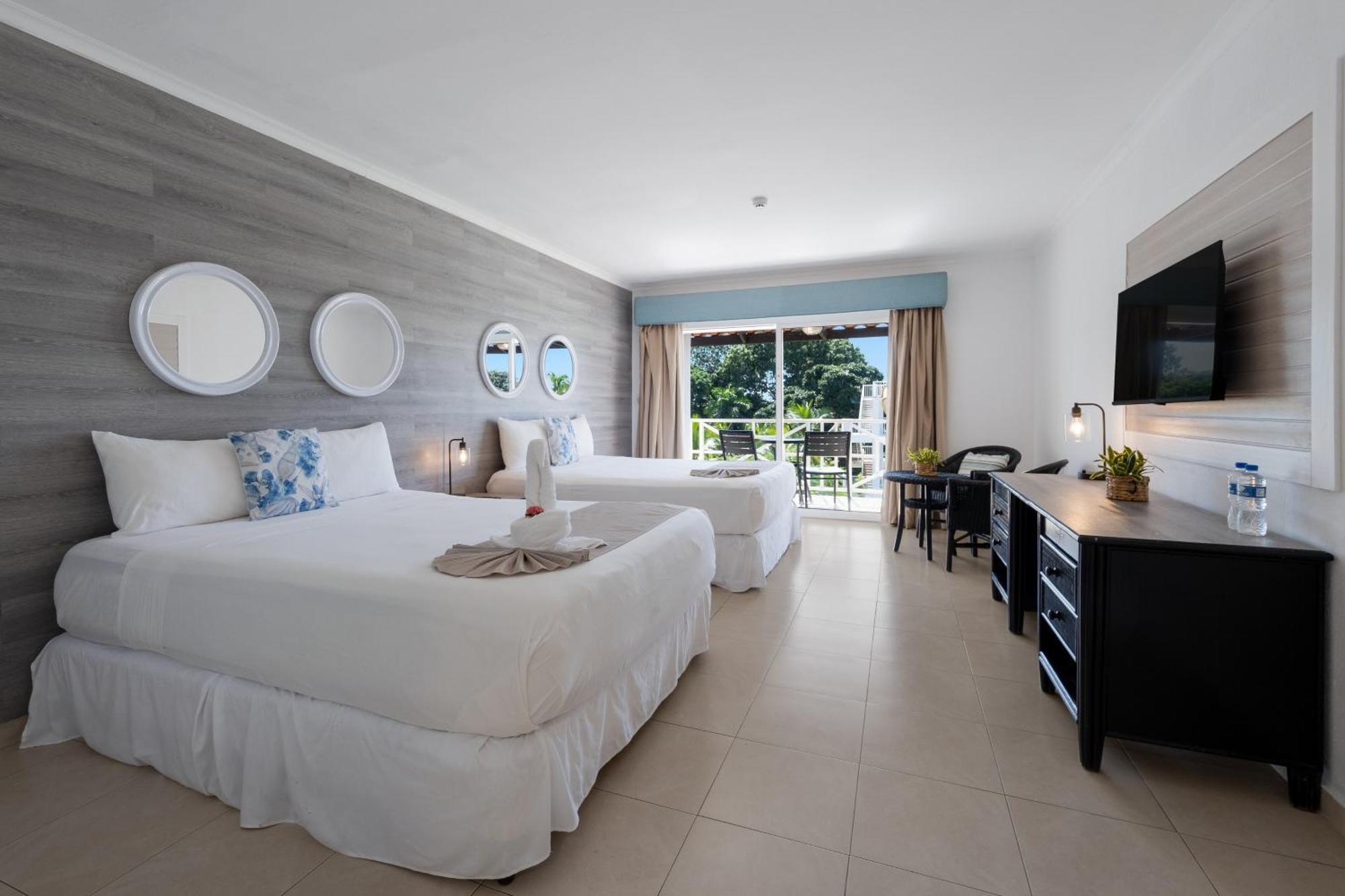 Deluxe Queen Room with Two Queen Beds