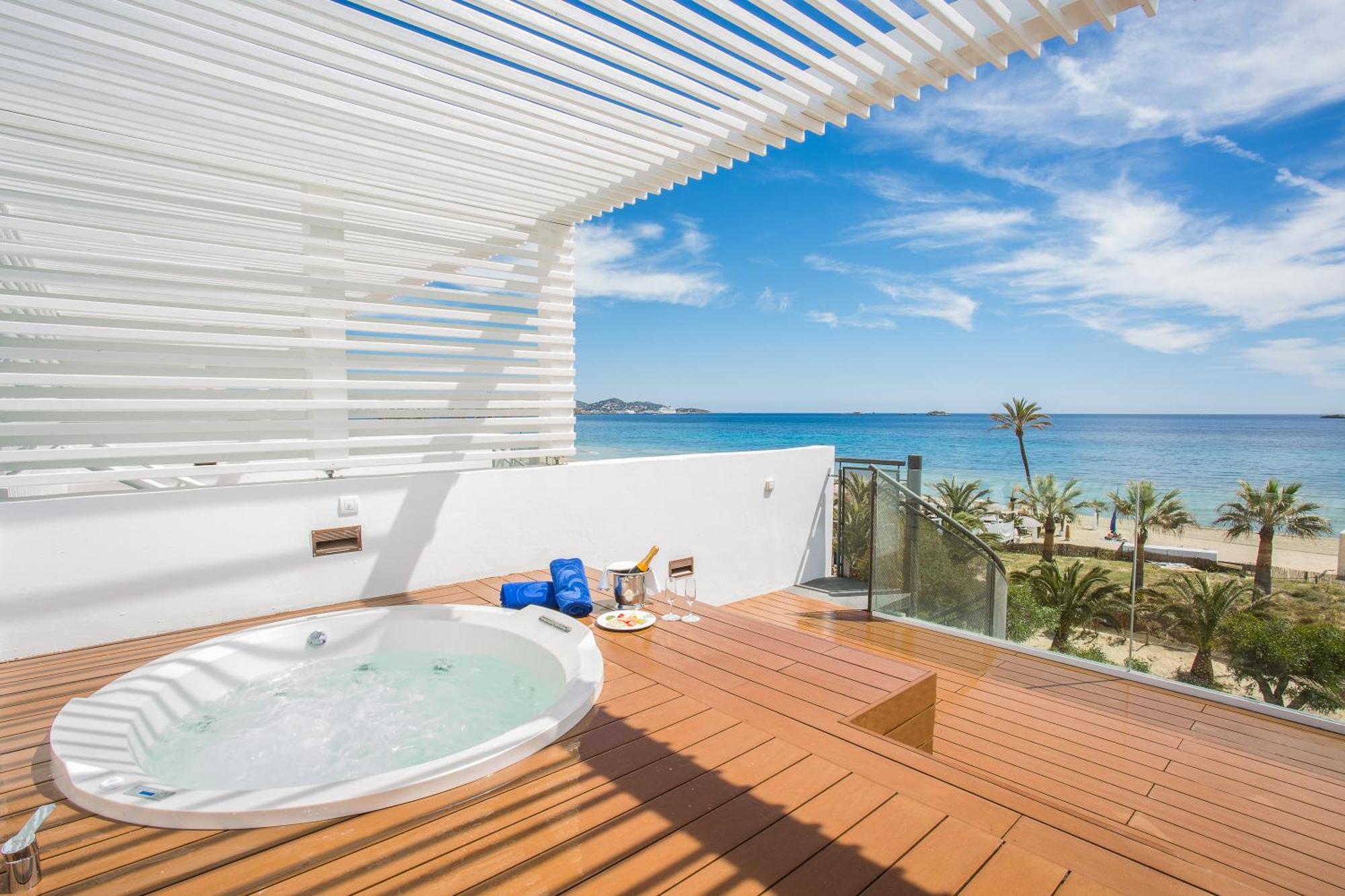 Suite Seafront View