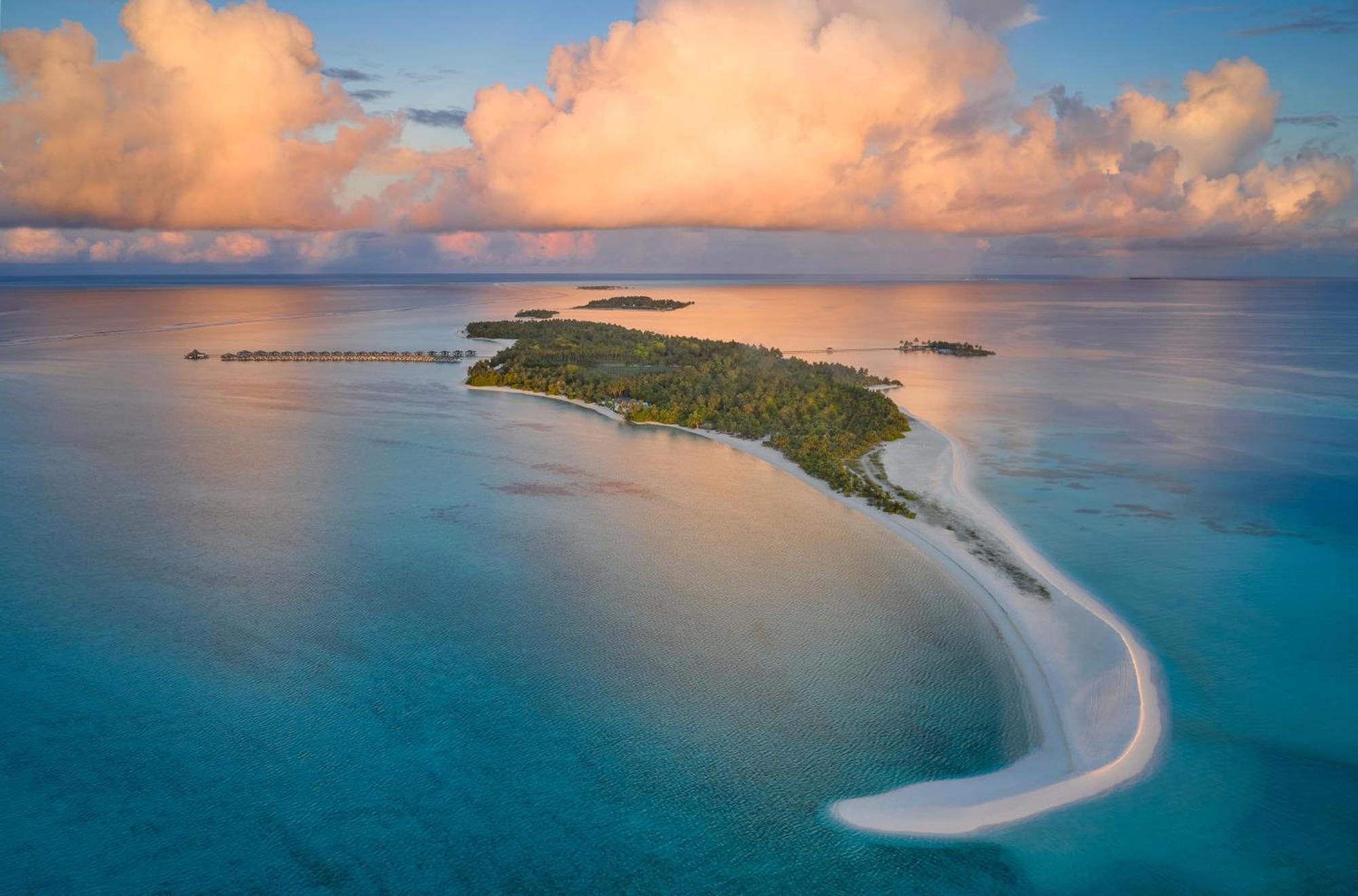 Sunset Deluxe Beach Villa domestic transfers stays of 7 book from 23 Mar until 30 Sep,1637714635:JPEG