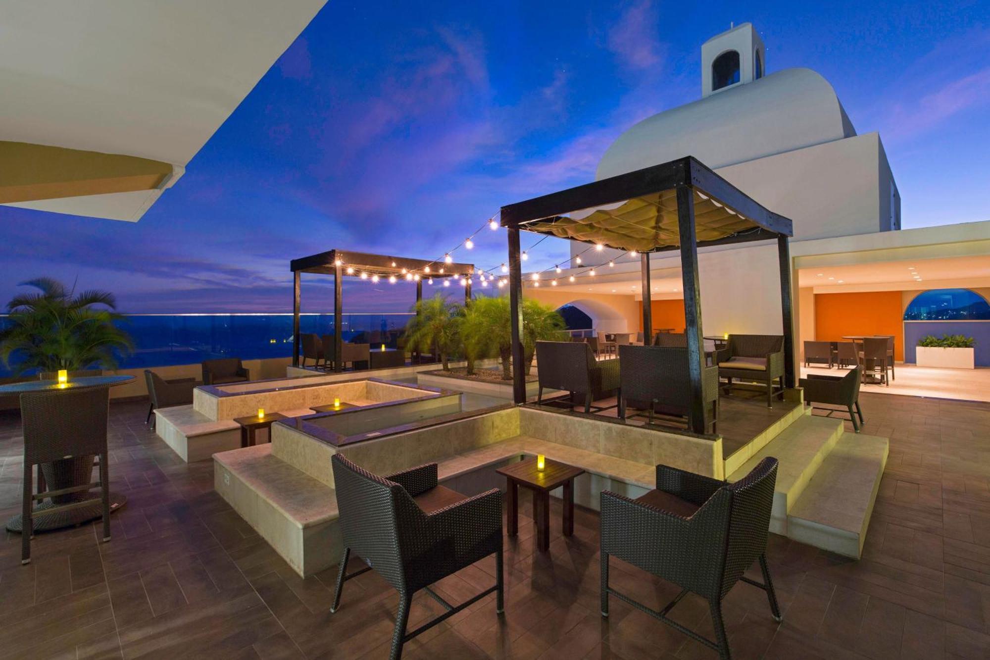 Executive Club lounge access Guest room 1 King Balcony