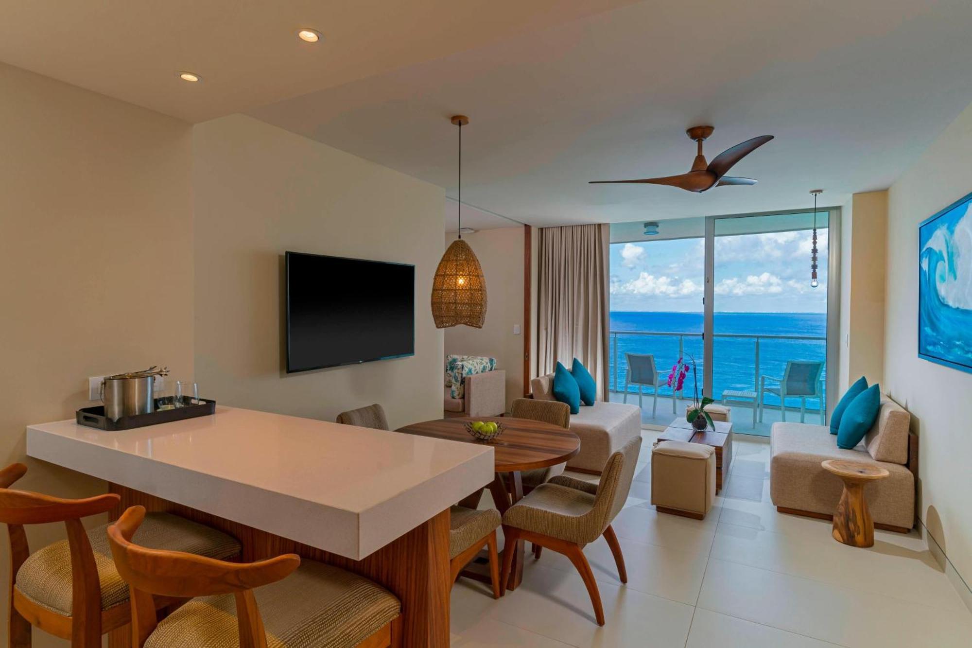 Master Suite 1 Bedroom Presidential Suite 1 King